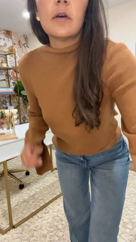 NSALE // sweater is a small. Jeans are a 26 and tts 
