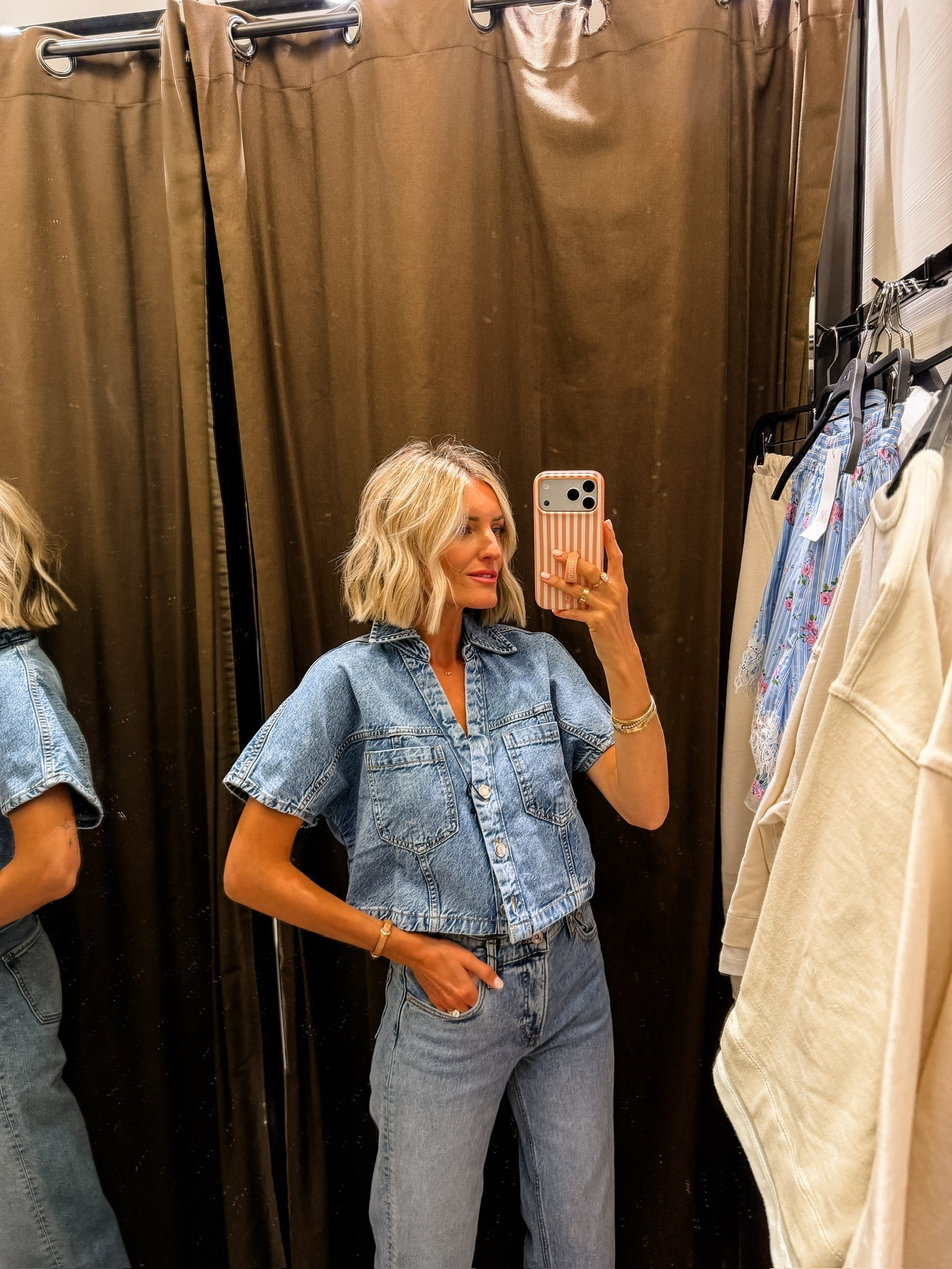 Loving this denim on denim look 💕 wearing XS/27.

Loverly Grey, Zara, denim outfit, denim top, jeans outfit

#LTKootd