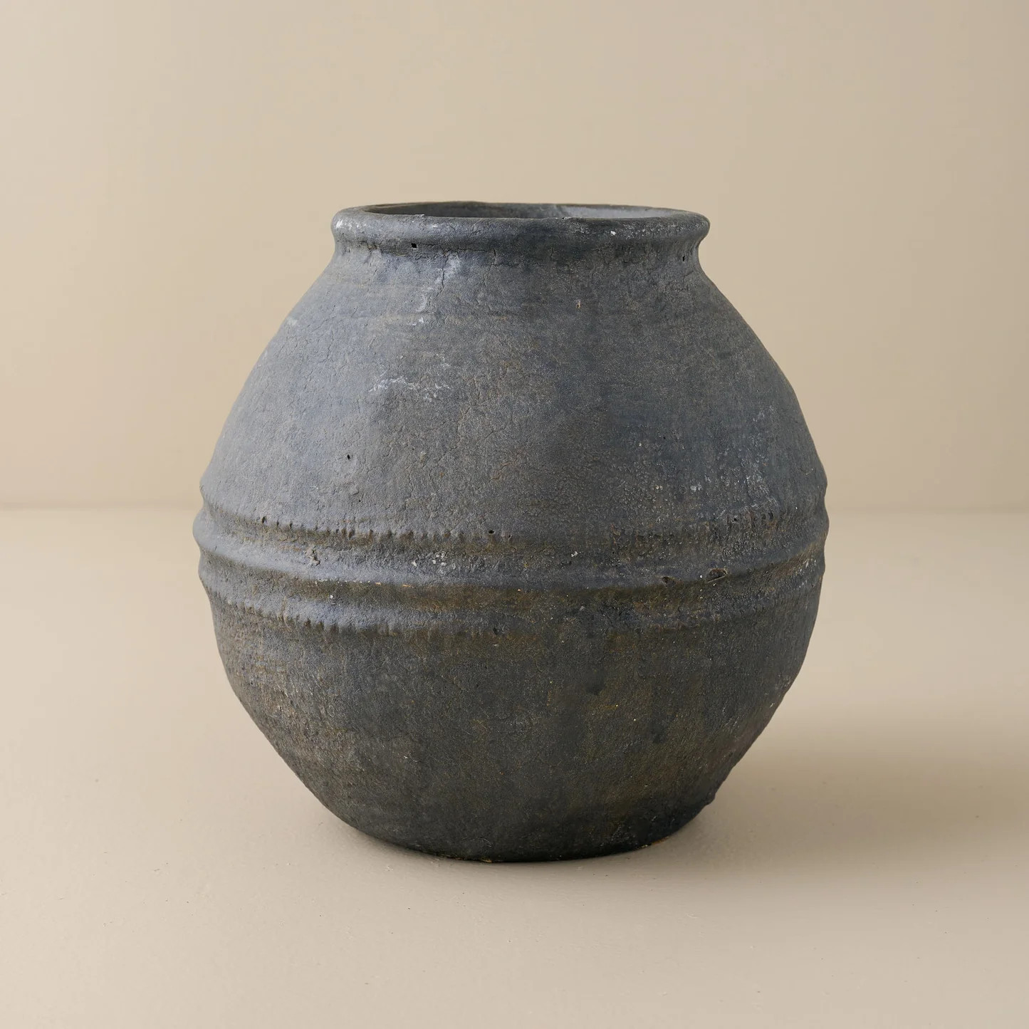 Black Round Concrete Vase | Magnolia