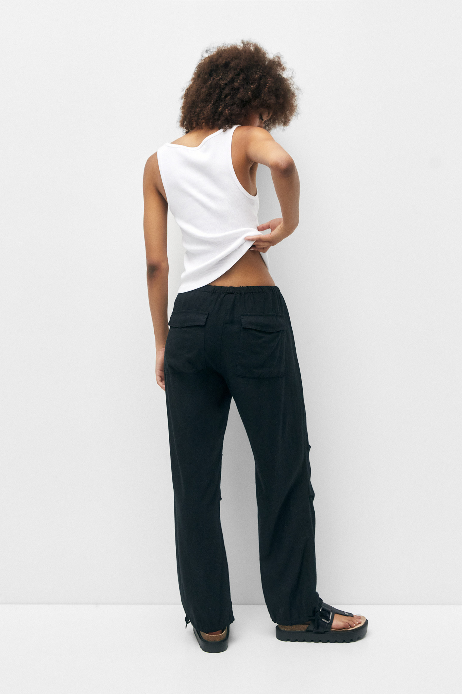 Parachute-Hose mit Leinenanteil | PULL and BEAR DE