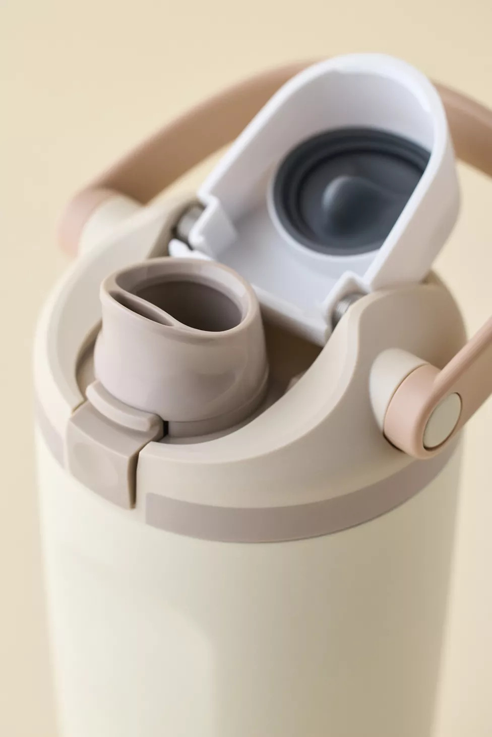 Owala FreeSip® Sway 30 oz Water Bottle | Urban Outfitters (US and RoW)