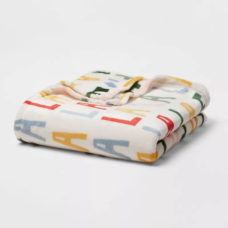Value Plush Holiday Print Blanket - Wondershop™ | Target