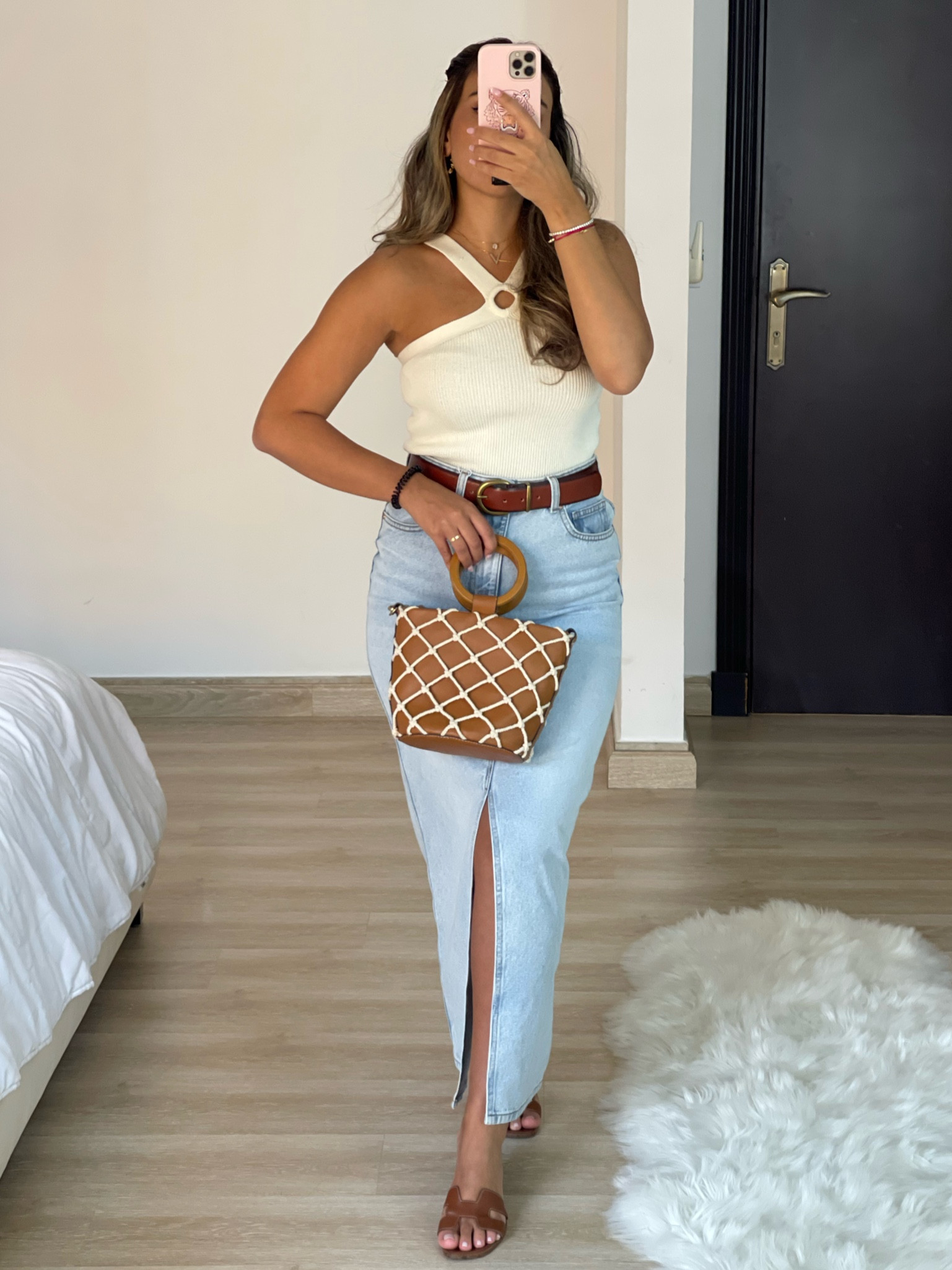 The perfect maxi denim skirt-
Old Money Look 🤍-

Camel pop of color is all you need for this simple outfit to keep on with the old money aesthetic vibes ⚜️

#LTKSeasonal #LTKstyletip #LTKU