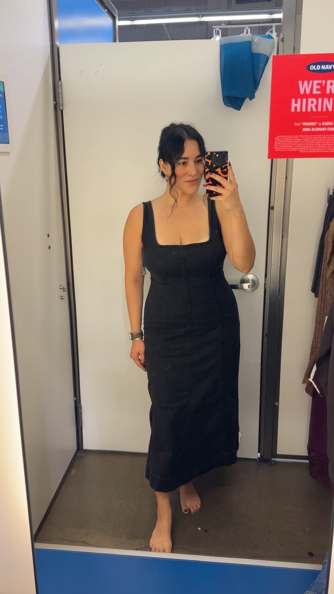 This dress fits so good, comes in two washes, and on major sale right now! Scoop her up for under $25!

I’m wearing a size medium. 

#LTKSaleAlert #LTKFindsUnder50 #LTKStyleTip