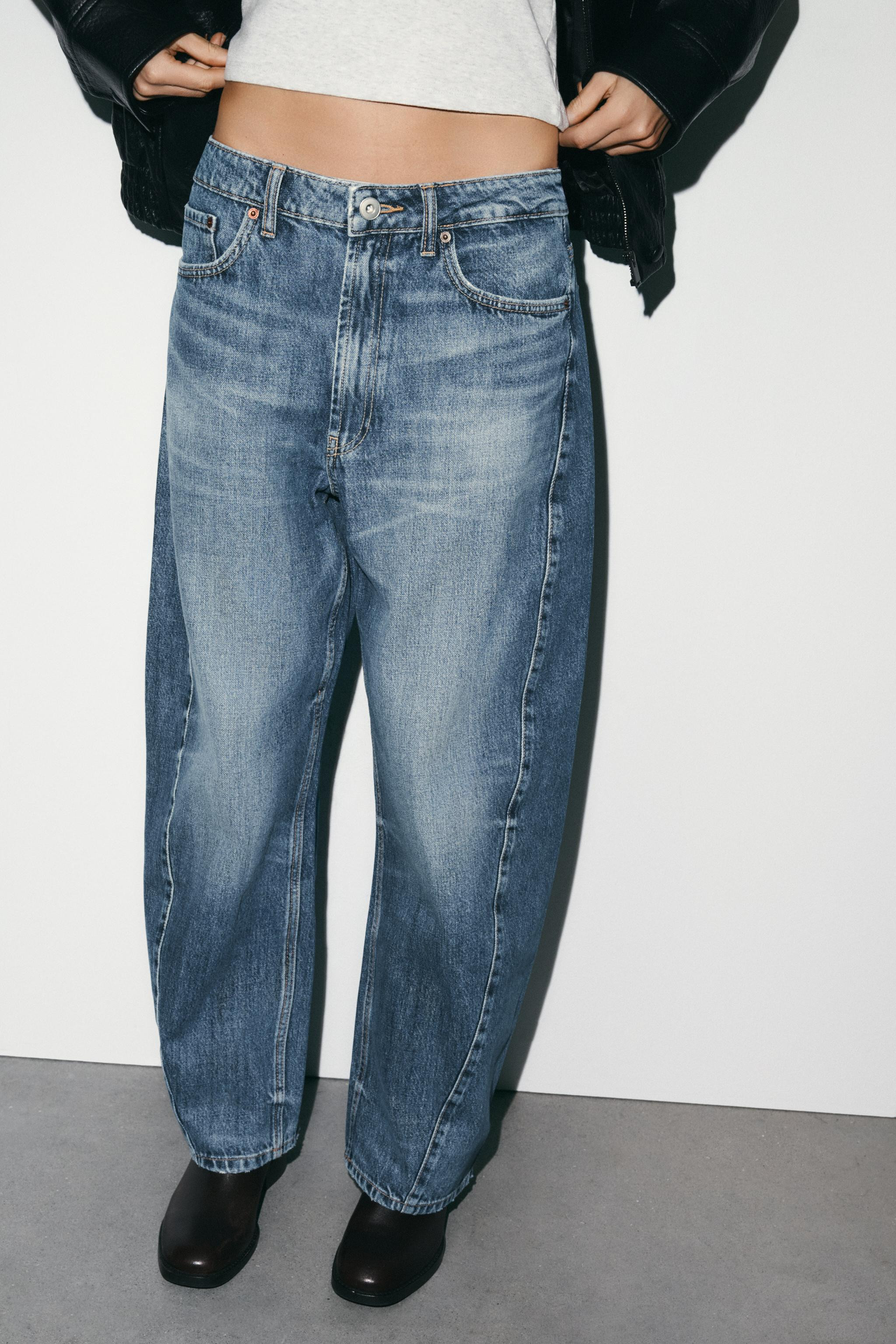TRF MID-RISE BAGGY BARREL JEANS | Zara US