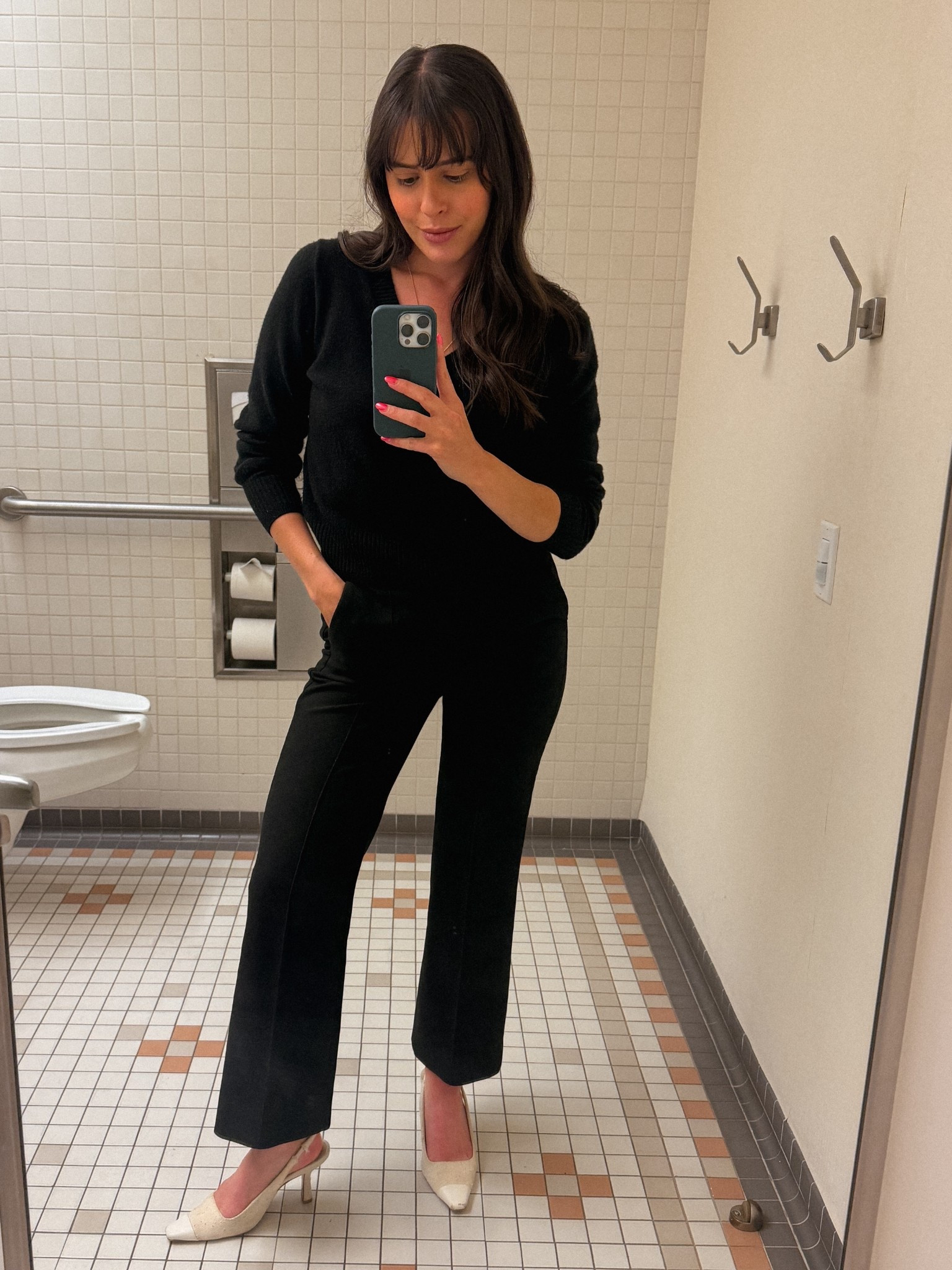 Live from the bathroom: easy workday outfit

#LTKWorkwear #LTKFindsUnder100