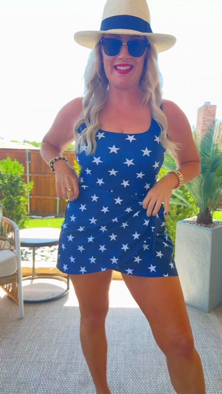 50% off my Old Navy swimsuit and I  am obsessed. It comes in a ton of prints and is perfect for MDW - medium 

#LTKSaleAlert #LTKSwim #LTKSeasonal