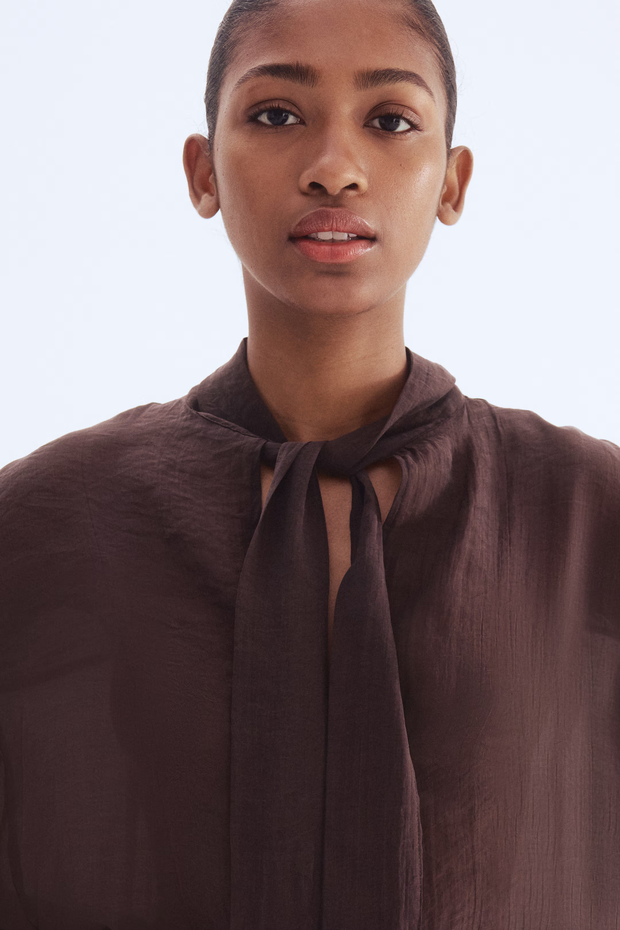 Tie-neck kaftan dress - Marrone scuro - DONNA | H&M IT | H&M (FR, IT, ES, PT, BE)