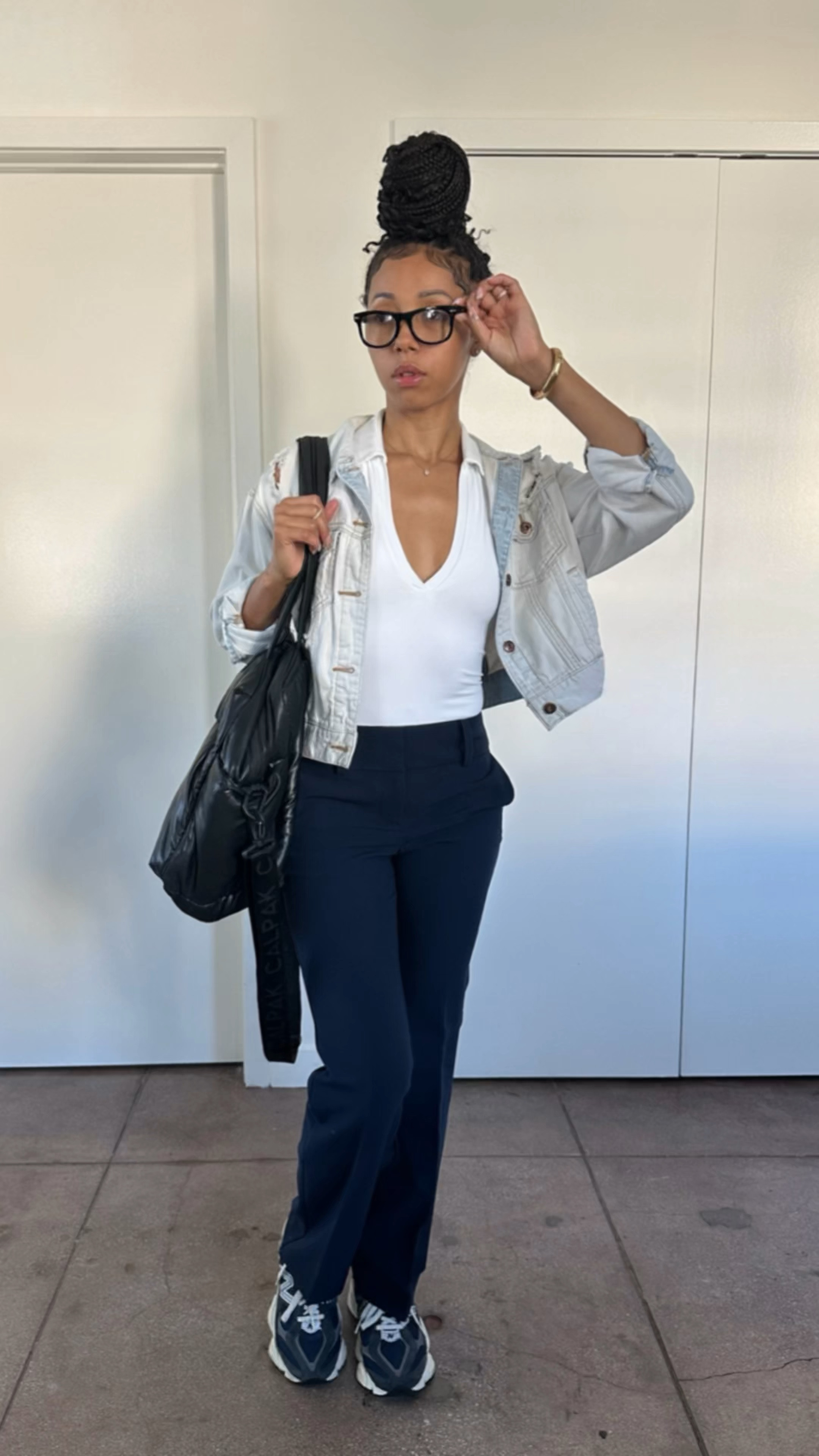 today was def business caszh😏👩🏽‍💼👟 - day 26 

bodysuit @babatonpc (@aritzia)
pants @anntaylor 
jacket @forever21 
sneakers @newbalance 
socks @bombas 
bag @calpak 
jewelry @henribendel 
glasses (velma costume set)

#LTKVideo #LTKWorkwear