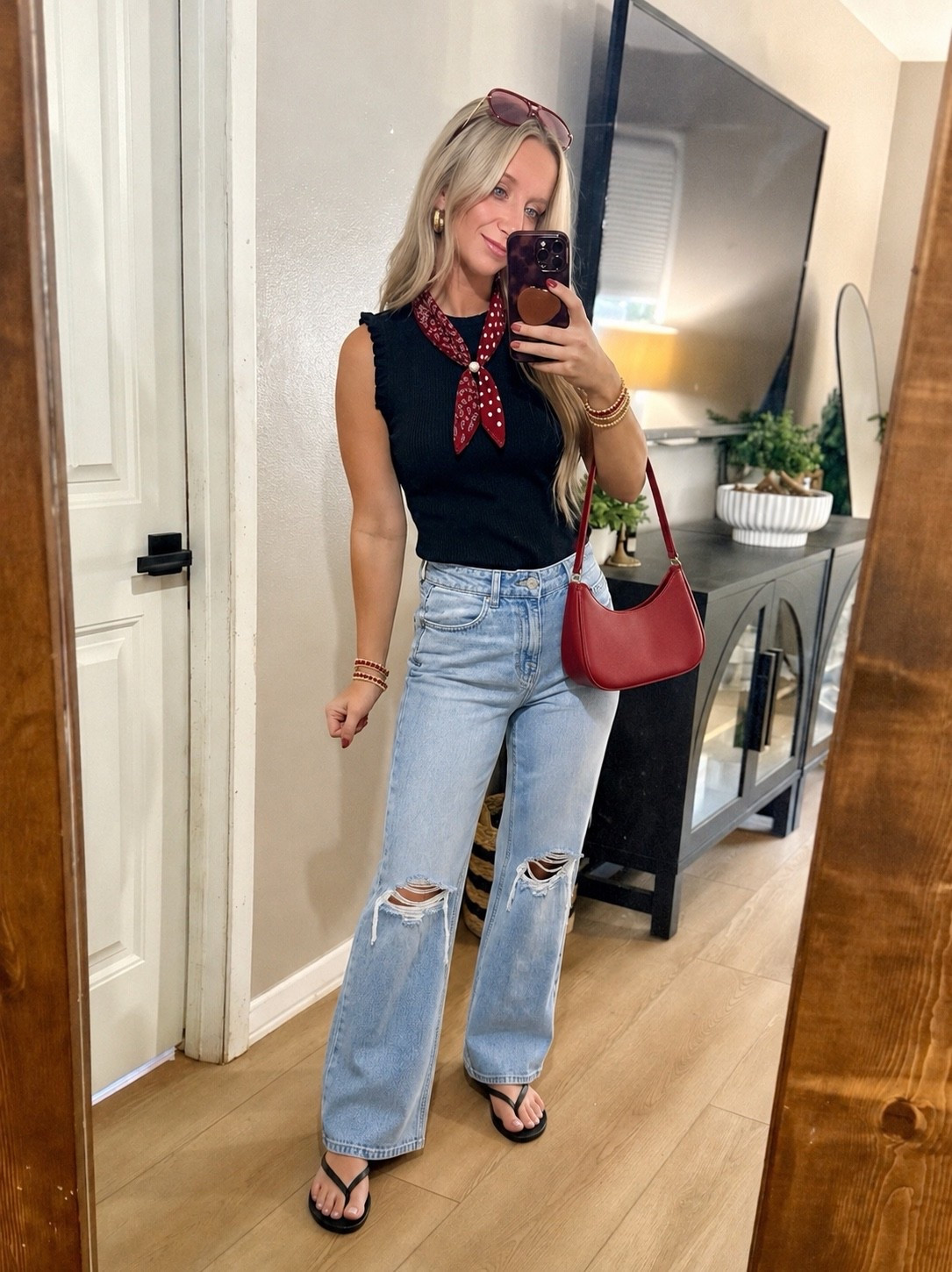 Adding a few accessories to a simple outfit elevates it so much! Love comfy but cute!

#LTKootd #LTKSaleAlert