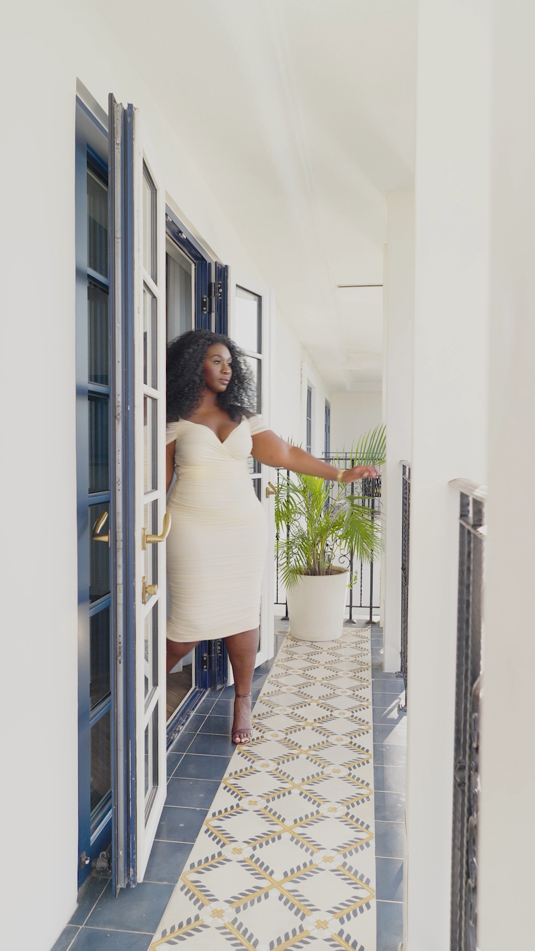 Panama nights call for extra spice! 🌴✨ GRWM for a sizzling date night in this vibrant city.
Serving tropical glam with a side of excitement - because when in Panama, every night's an adventure! 💃🏾
Outfit? On point. 👌
Makeup? Flawless. 💄
Anticipation? Through the roof! 🚀
How'd I do, fam? Rate this look from 1 to 🔥🔥🔥
Drop your go-to date night looks below - mama needs inspo for the next Panamanian escapade! 👇
#PanamaDateNight #GRWMAbroad #TropicalGlam

#LTKPlusSize #LTKFindsUnder50 #LTKStyleTip