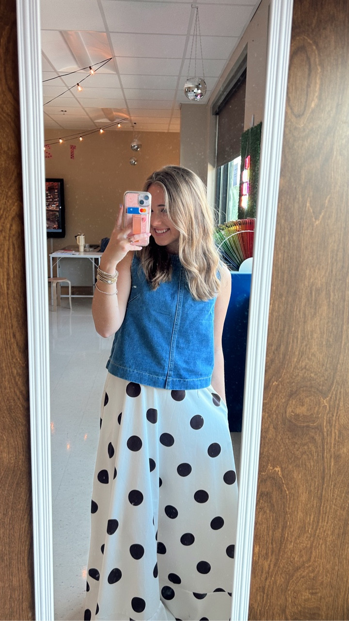 Happy Wednesday everyone!!! 🍂🤎💫 #teacher #teachers #middleschoolteacher #teacherfit #teacheroutfits #teacheroutfitoftheday #teacheroutfitsoftheweek #teacheroutfitideas #teacheroutfitinspo