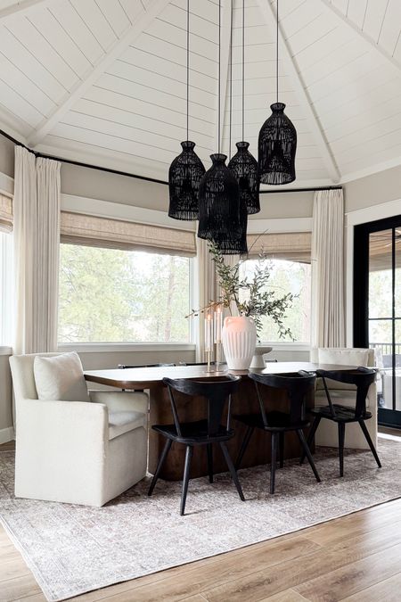 Nothing better than a spring dining nook refresh - add a touch of greenery to easily elevate any space!

Home  Home decor  Neutral home decor  Spring decor  Dining nook  Dining table  Textured vase  Faux greenery stems  Lighting  Seating  Area rug

#LTKhome #LTKSeasonal