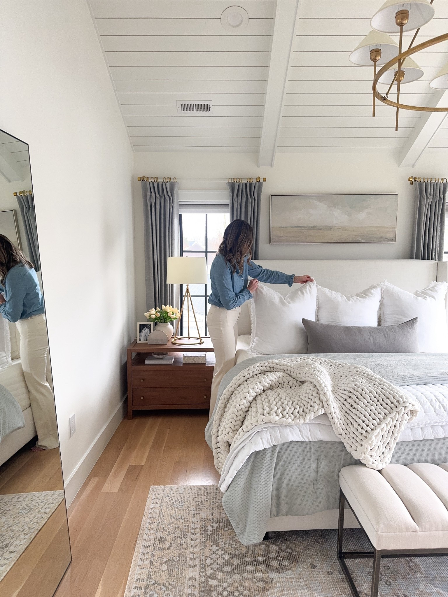 Neutral and calming bedroom

#LTKHome #LTKSaleAlert #LTKdayinmylife