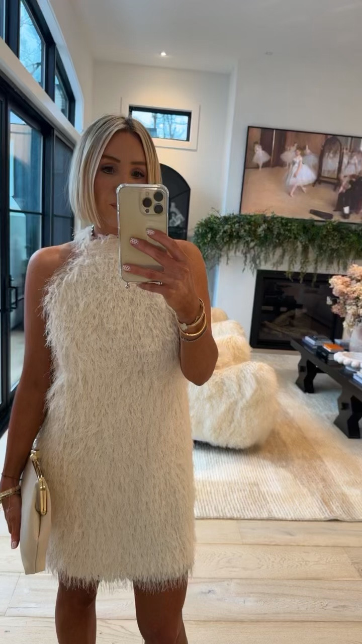 Took a risk ordering this Zara dress, but it definitely paid off - I’m obsessed! Wearing a size medium. Would be so cute for a bridal moment as well ✨🤍

#LTKgrwm #LTKootd