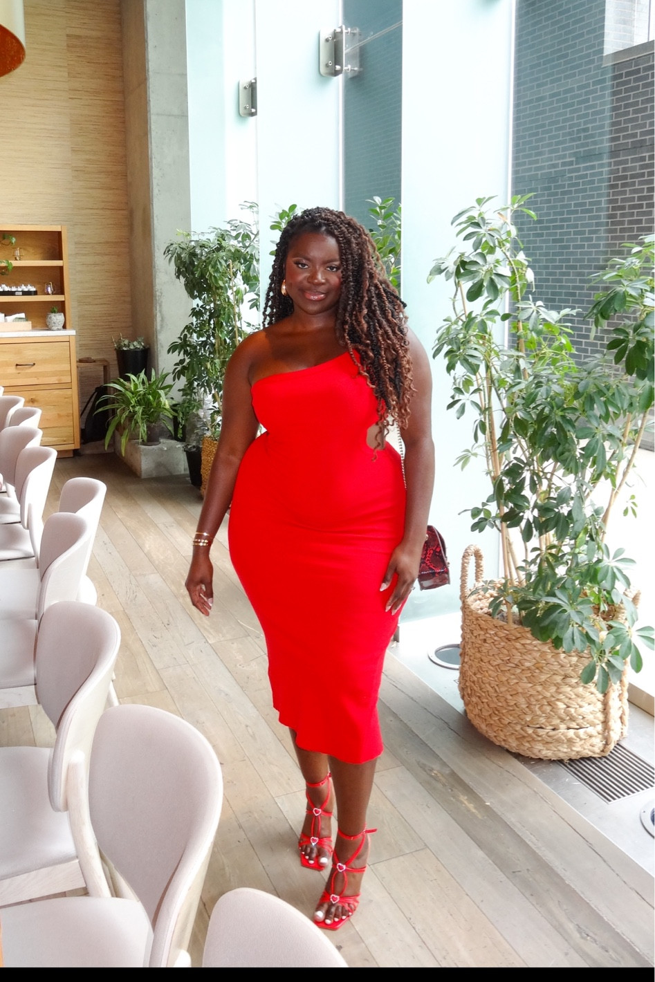 lady in red 🌶️💋🌹❣️
dress size - Large 
shoes - 8 (true to size) 
bag - winners ( 2 years old) 

