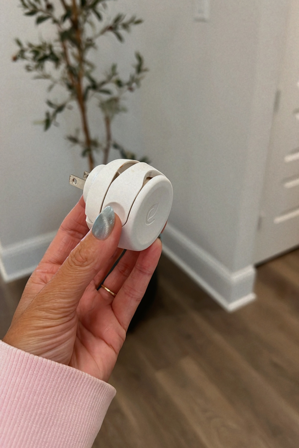 Non toxic air freshener. Smells incredible!!

#LTKstyletip #LTKunder50 #LTKhome