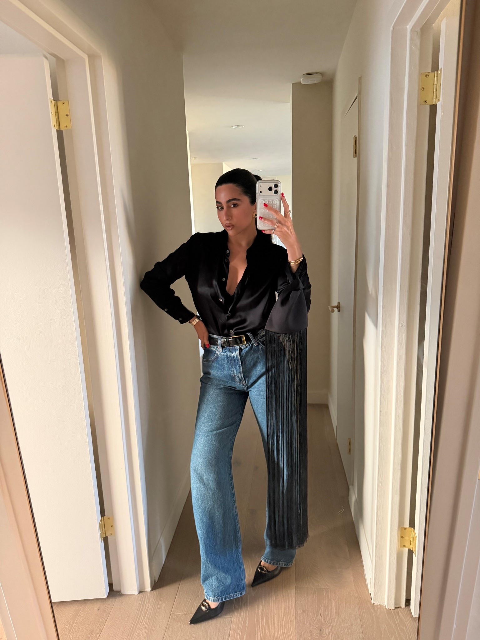 Ootn in a Monday 
Jeans: 27 
Belt: S
Top:S 

#LTKdayinmylife #LTKootd