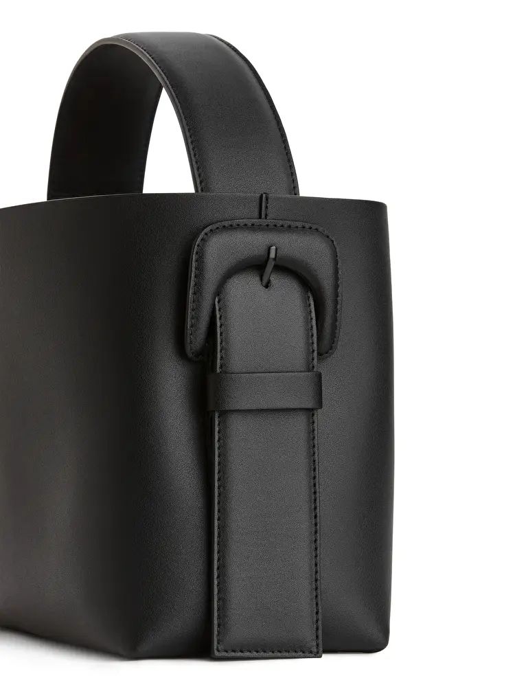 Rigid Leather Crossbody Bag - Black - ARKET GB | ARKET (US&UK)