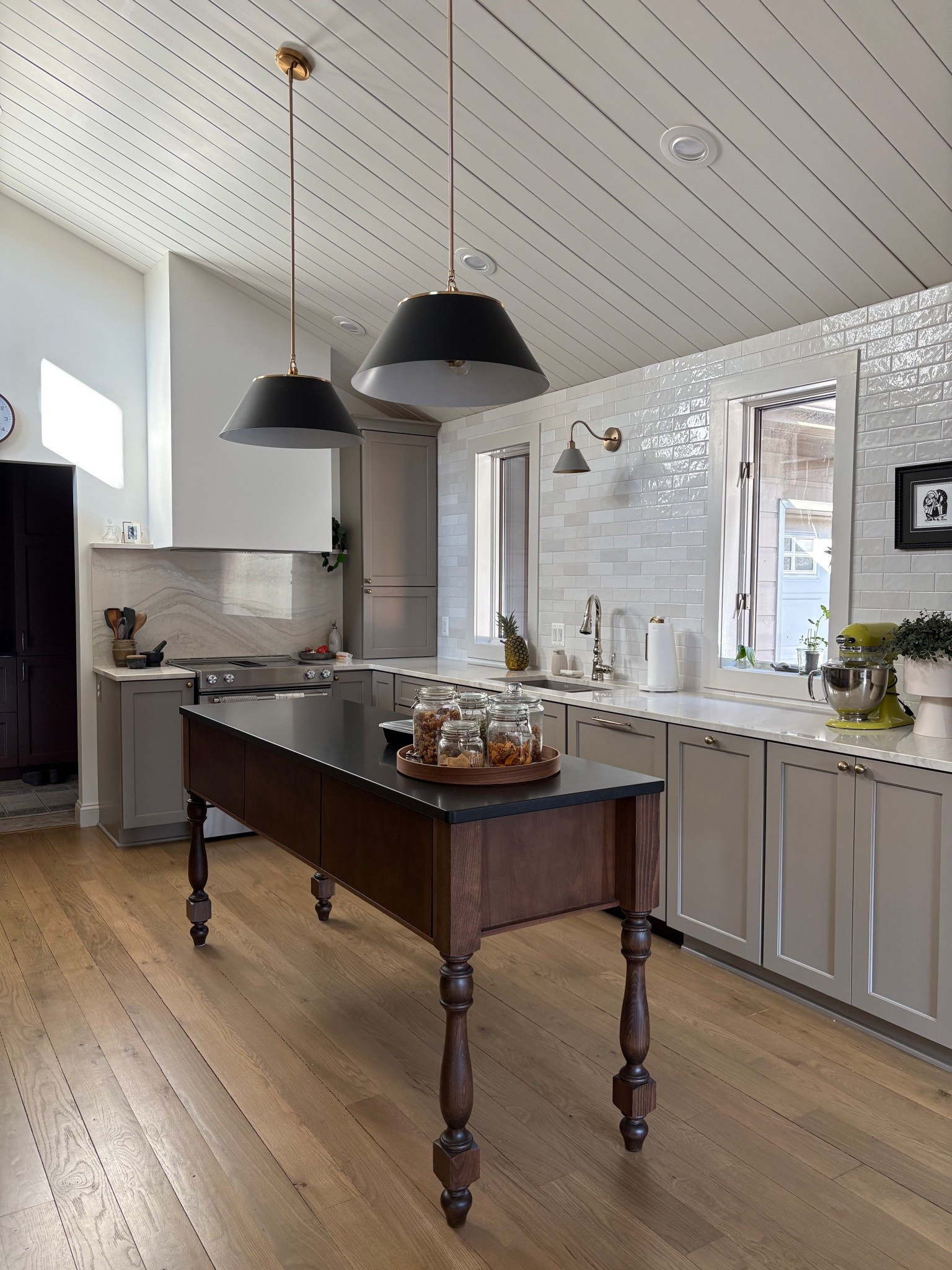 Sometime soon I’ll share more details about our #kitchenreno, but for now, wanted to shout out these oversized pendants from #Wayfair. They’re such a great dupe to some popular high-end fixtures out there!

#KitchenDesign #KitchenIsland #PendantLight #Pendants #Lighting #LightFixtures #Home

#LTKsale #LTKhome