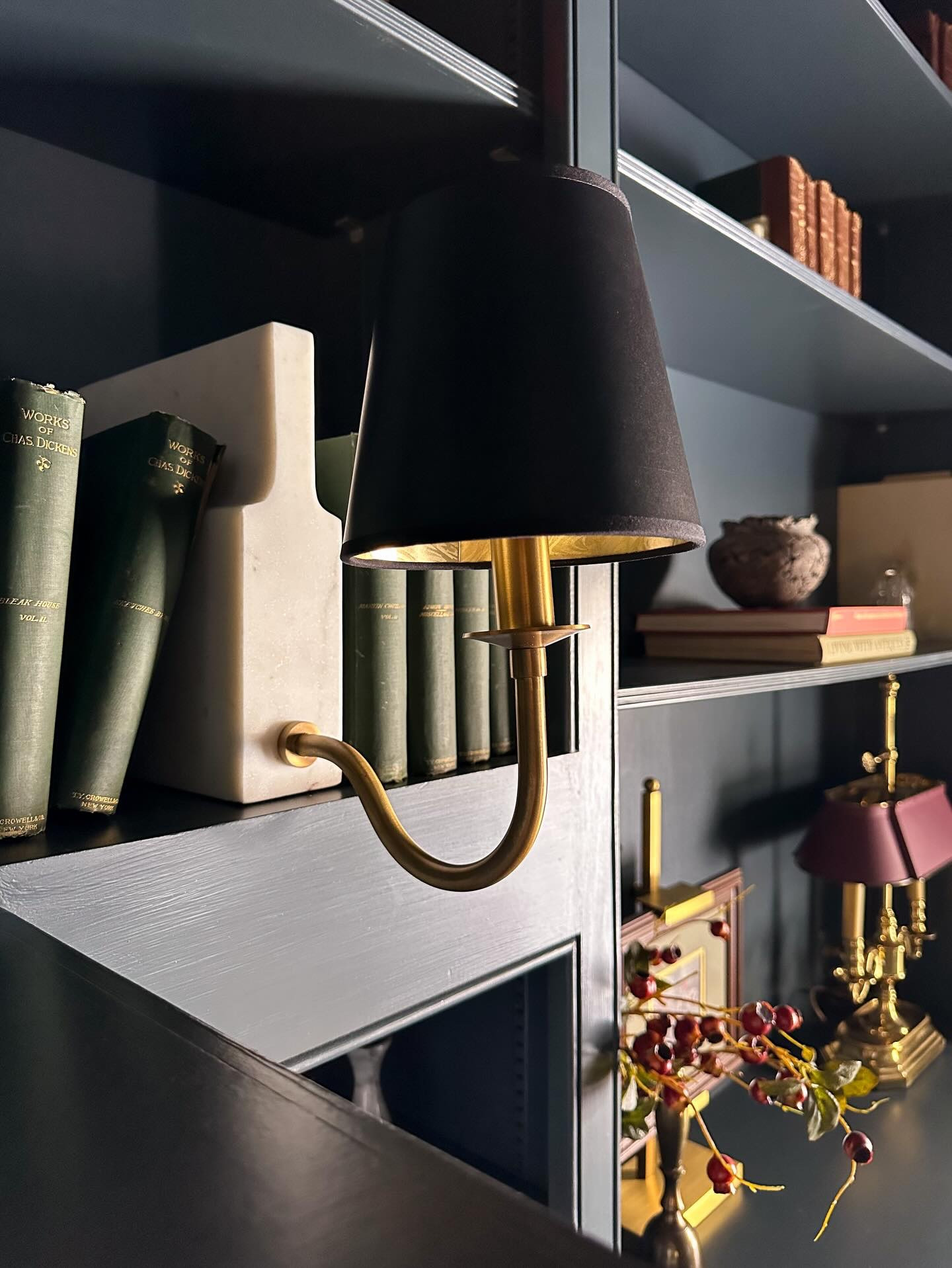 The light in this room was too good to ignore today, so I leaned into it. I started with one detail, moved around the room, and slowly pulled back to the full view.

Also officially obsessed with these gold-lined lampshades.

Do you like detail shots or wide room views more? 👇

#cozyinteriors #livingroominspo #homedetails #layeredhome #interiorstyling