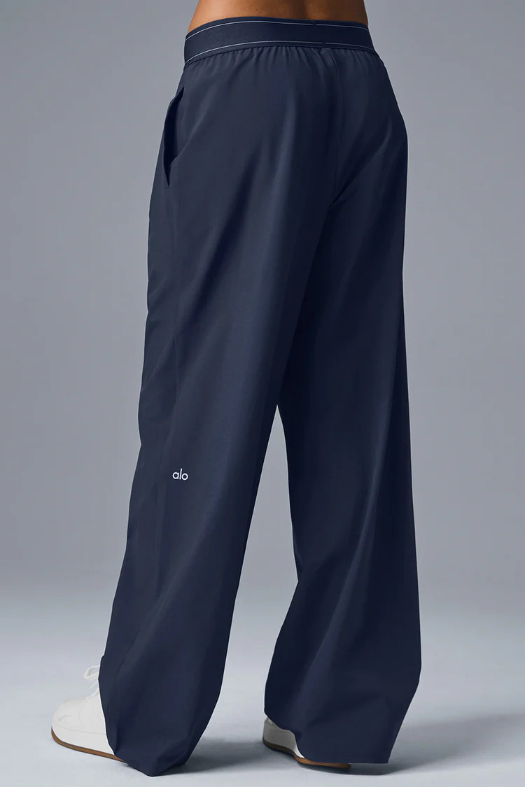 Suit Up Trouser (Regular) - Navy | Alo Yoga (US)