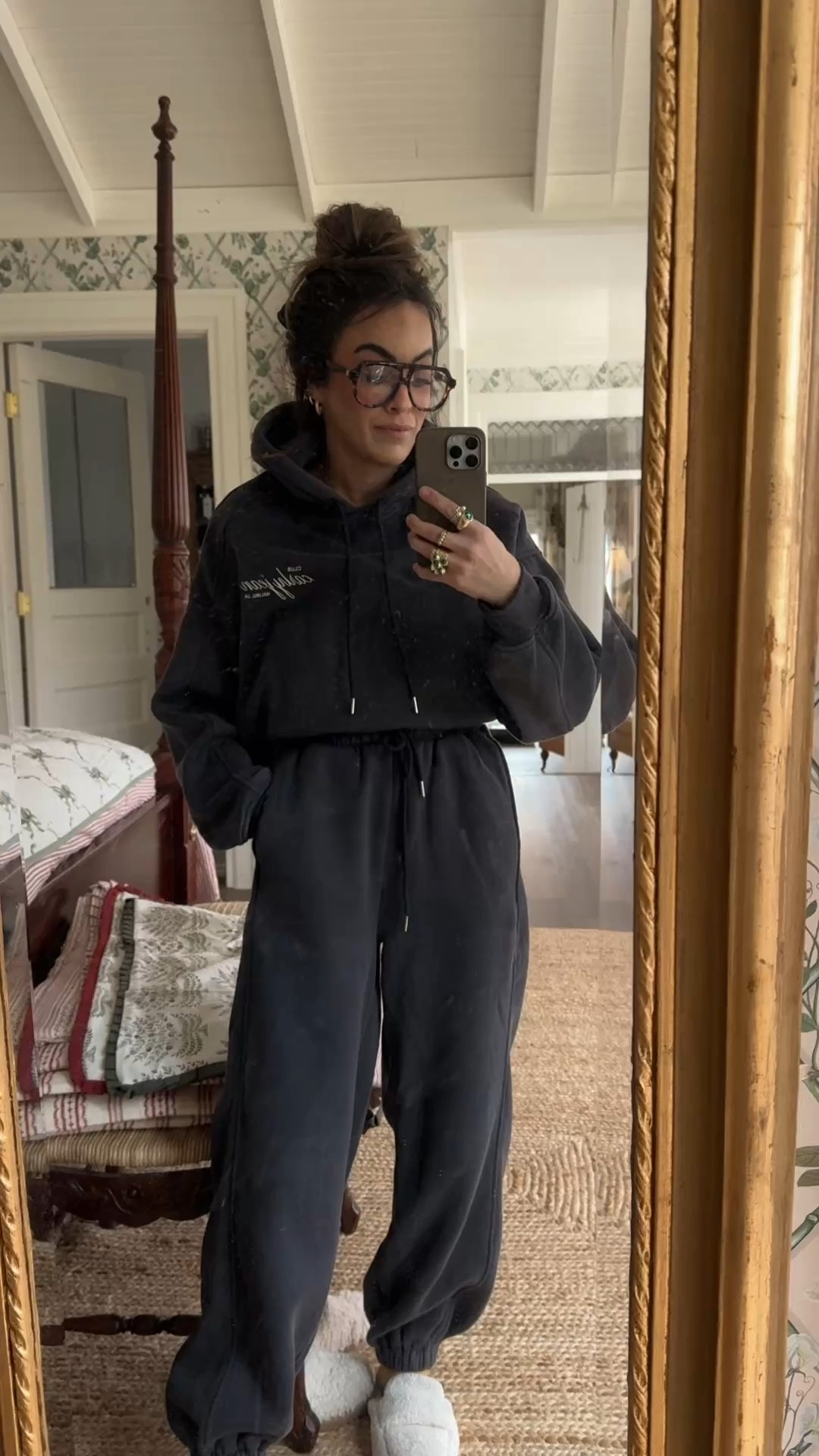 How does this set feel so luxurious? Such a great investment/gift for the cold months ahead. This is the mom lounge wear I’ve been looking for! Both pieces are in a small. I tucked the top into my shirt for a cropped look. Both pieces run tts/roomy. 

Ps. Did you know they have men’s items? Such great gift ideas! I linked some of my favorites along with more of my favorites currently in her shop. 

#LTKSeasonal #LTKGiftGuide #LTKActive