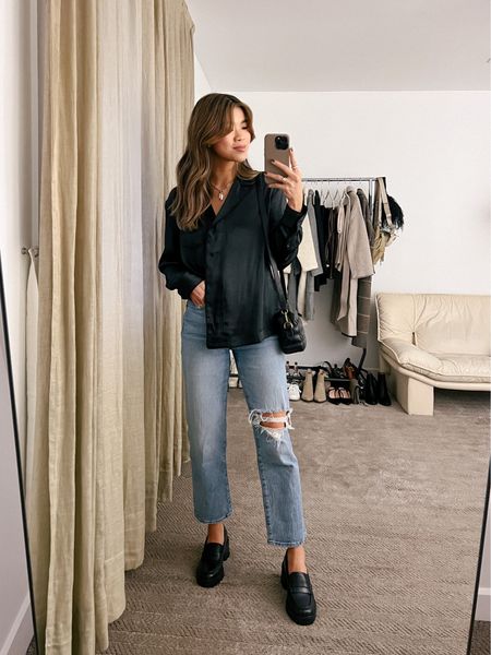 Madewell Black Silk Shirt and Distressed Denim Jeans with Madewell Black Platform Loafers! T

op: XXS/XS 
Bottoms: 00/0 
Shoes: 6 

#workwear
#winter 
#winterfashion 
#winteroutfits 
#winterstyle 
#madewell

#LTKSeasonal #LTKfit #LTKFind
