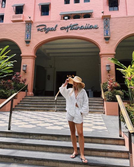 Checking in to the Royal Hawaiian in Honolulu! Wearing one of my absolute favorite linen sets that is my go to on vacay! 🌴🌸

#LTKtravel #LTKstyletip