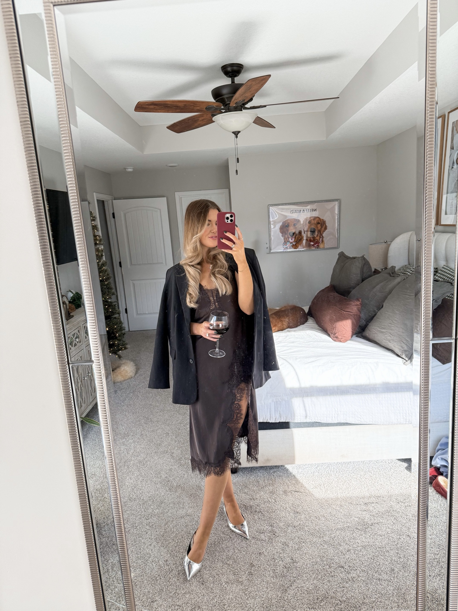 size XS in dress, size small tall in blazer (oversized) holiday outfit 

#LTKHoliday #LTKootd #LTKSeasonal