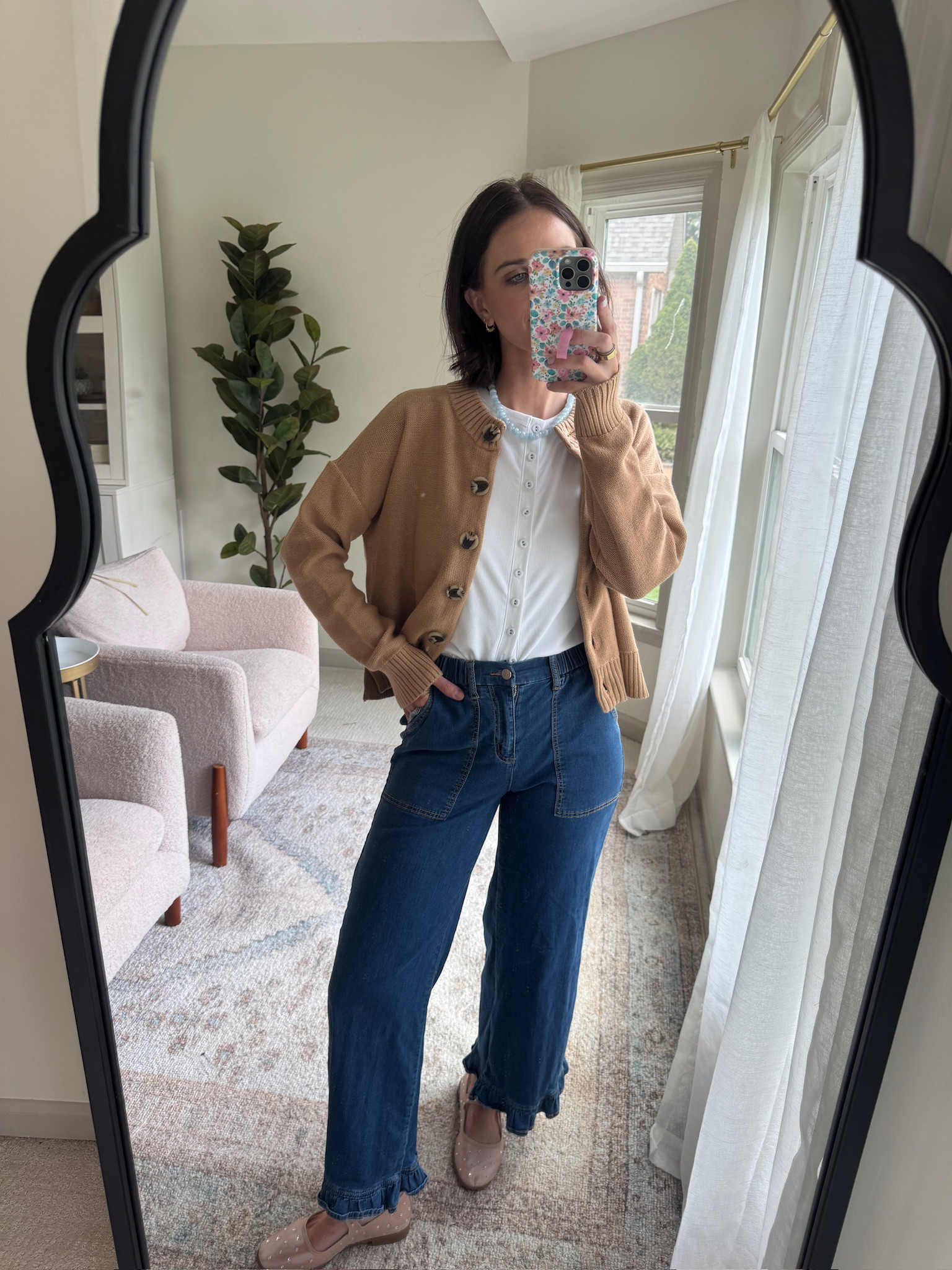 Staples this fall 🤎

quince, amazon, quince finds, tshirt outfit, transitional outfit inspo, teacher outfits, teacher friendly outfits, mom outfits, mom style, hallie ragan

#LTKgrwm #LTKootd #LTKSeasonal