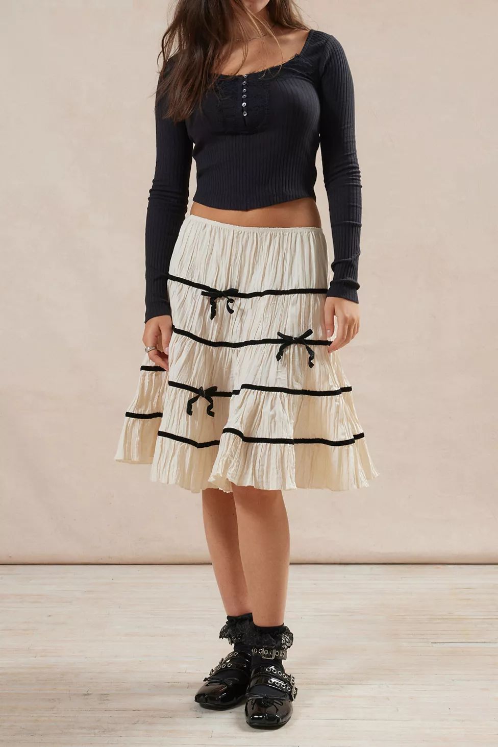 Kimchi Blue Lillian Tiered Bow Midi Skirt | Urban Outfitters (US and RoW)