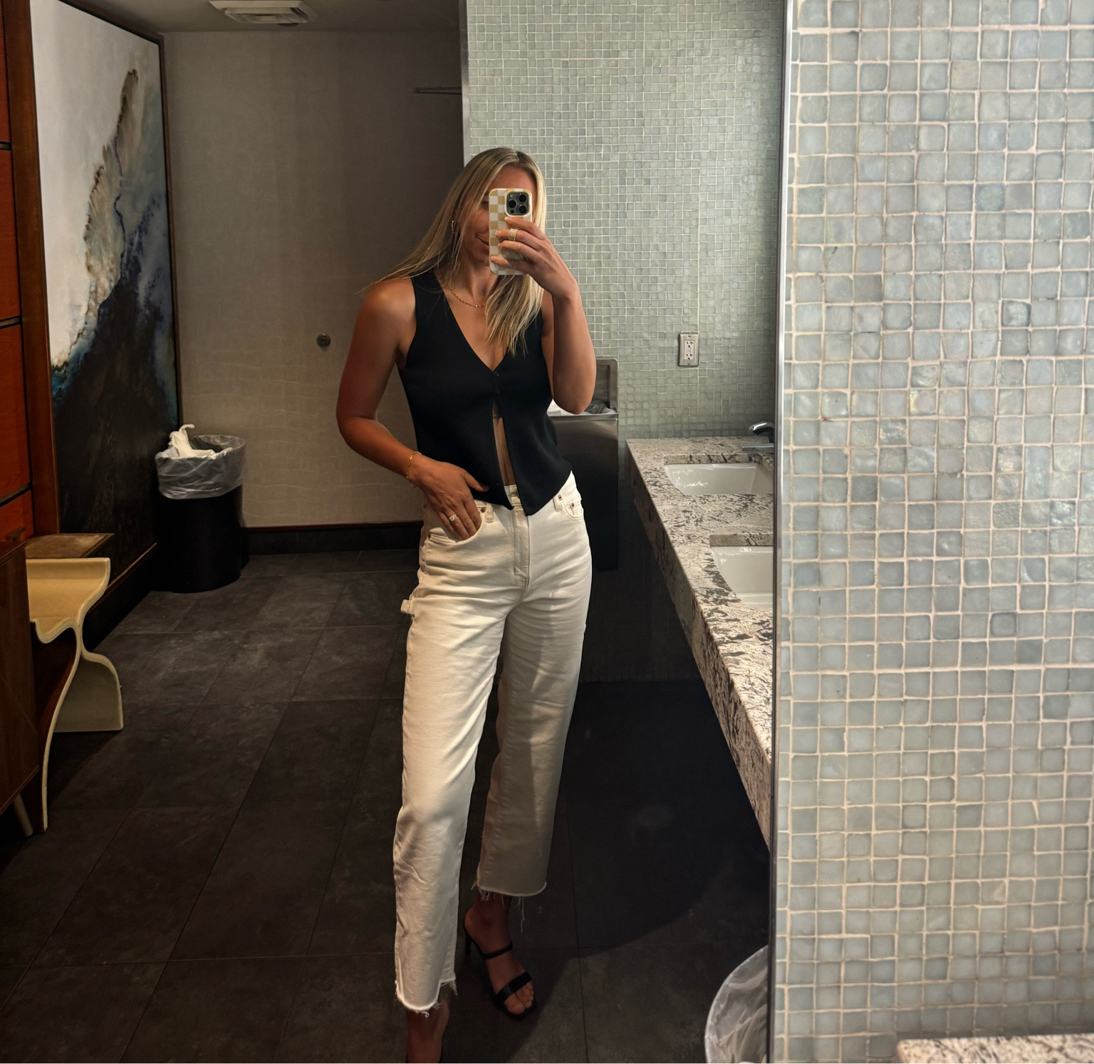 White jeans with black top basic dinner outfit

#LTKFindsUnder50 #LTKStyleTip #LTKFindsUnder100