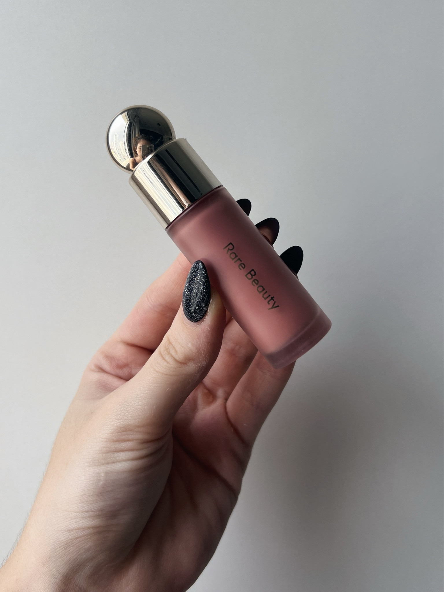 Aquele produto que com certeza vai durar a vida toda!  
Amo os blushes da Rare Beauty pelo acabamento lindo, sem manchar, e principalmente pela pigmentação! Então é só usar um pouquinho que o resultado é certeiro 🆘

#LTKbeauty #LTKbrasil