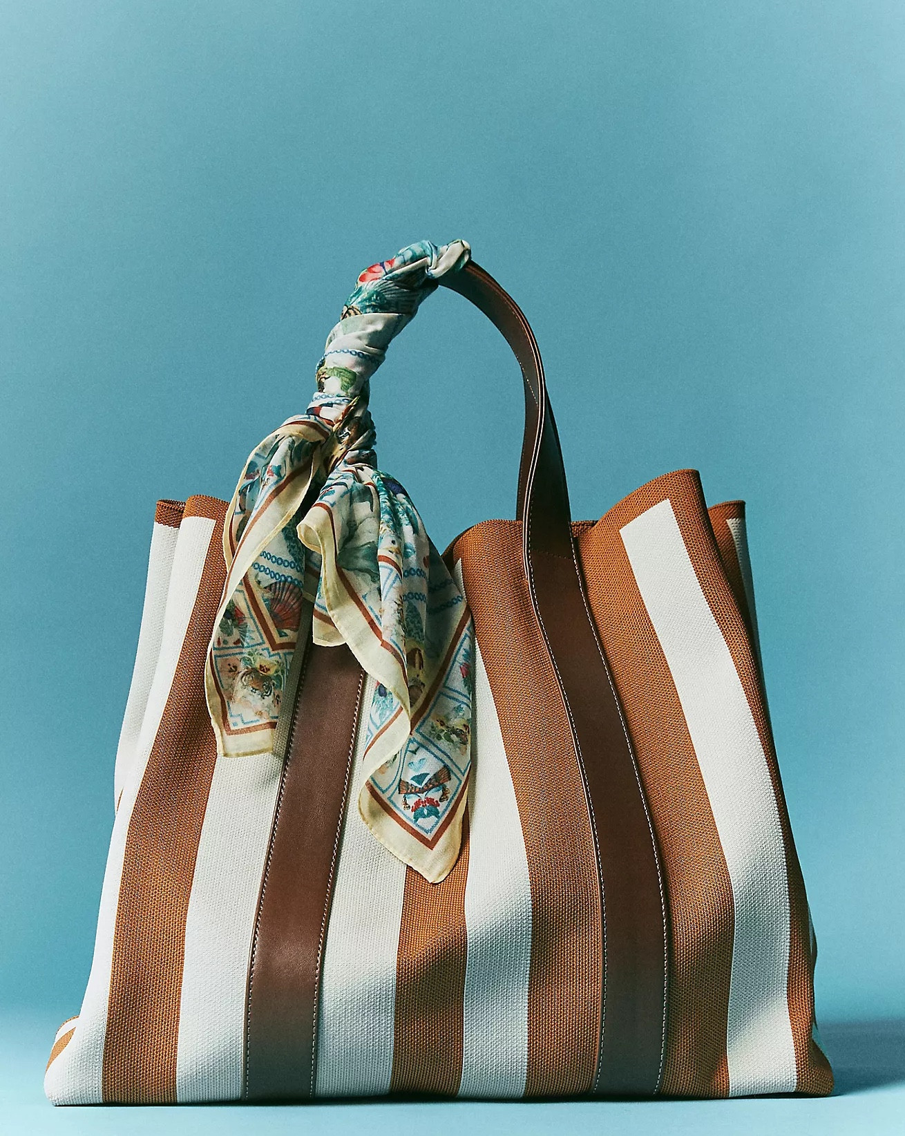 Absolutely love all the colors 🥰🥰🥰 Chic Tote!👌🏽

#LTKStyleTip #LTKItBag