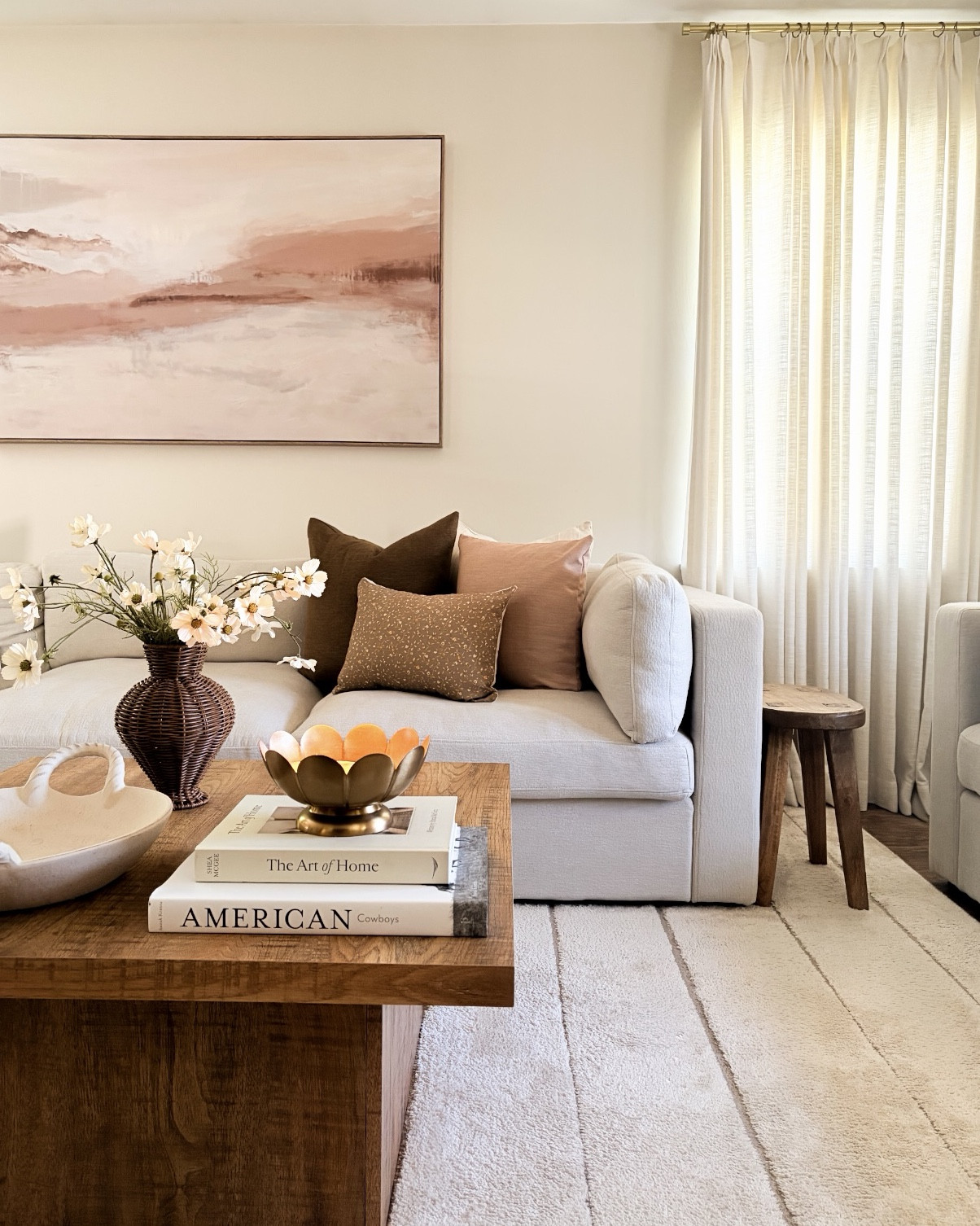 A new season calls for a fresh pillow combo ☁️🕊️🌼 Loving this combo from Hackner Home.

Living room inspo, wall art, Bellamia sofa, coffee table

#LTKSeasonal #LTKHome