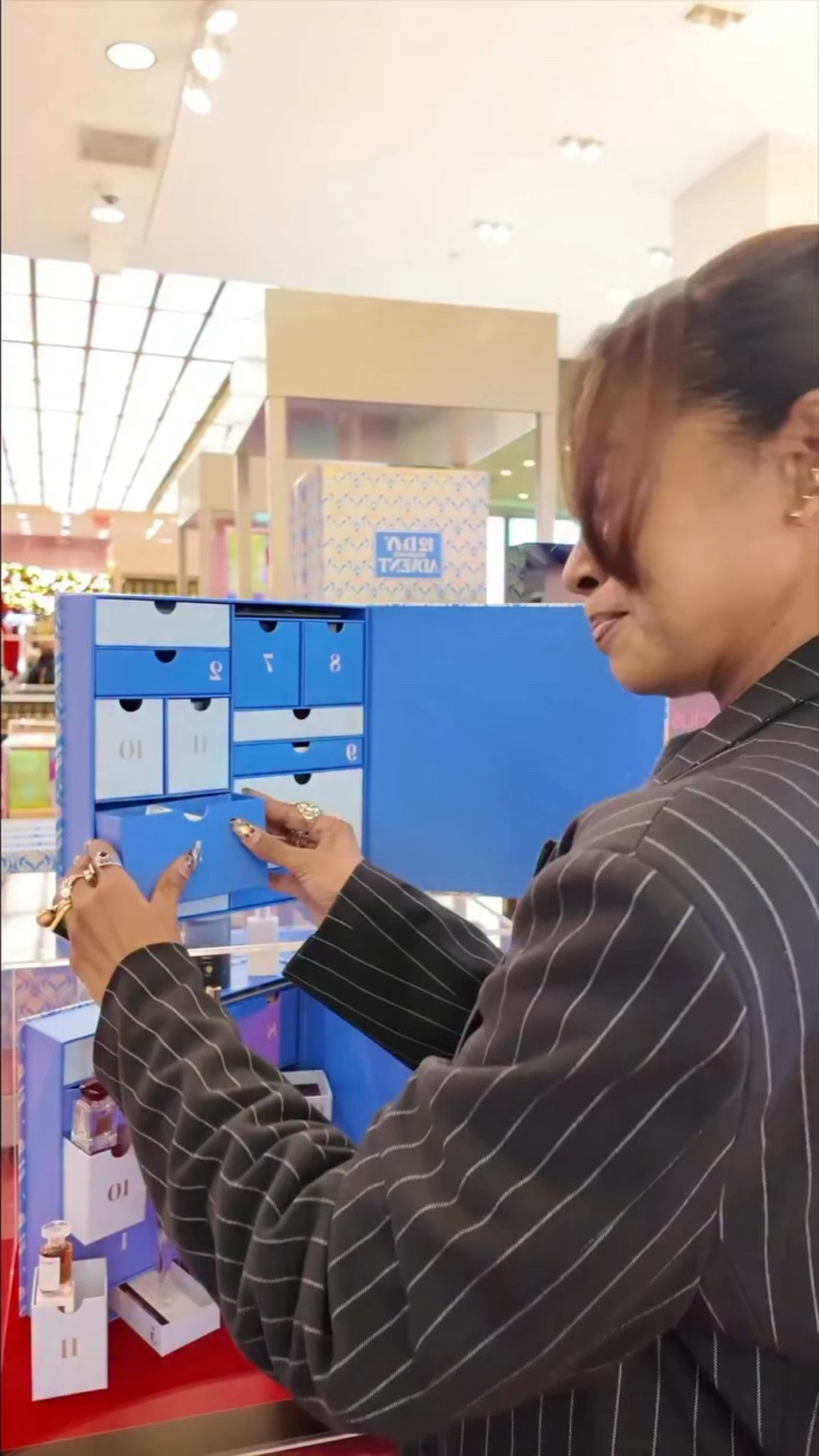 I swear I had a holiday list… and @bloomingdales said ‘let’s exceed it.’ Perfect gifts, perfect vibes, perfect wrapping.
Tap to shop my holiday favorites using the link in my bio.

#bloomingdales #bloomiespartner