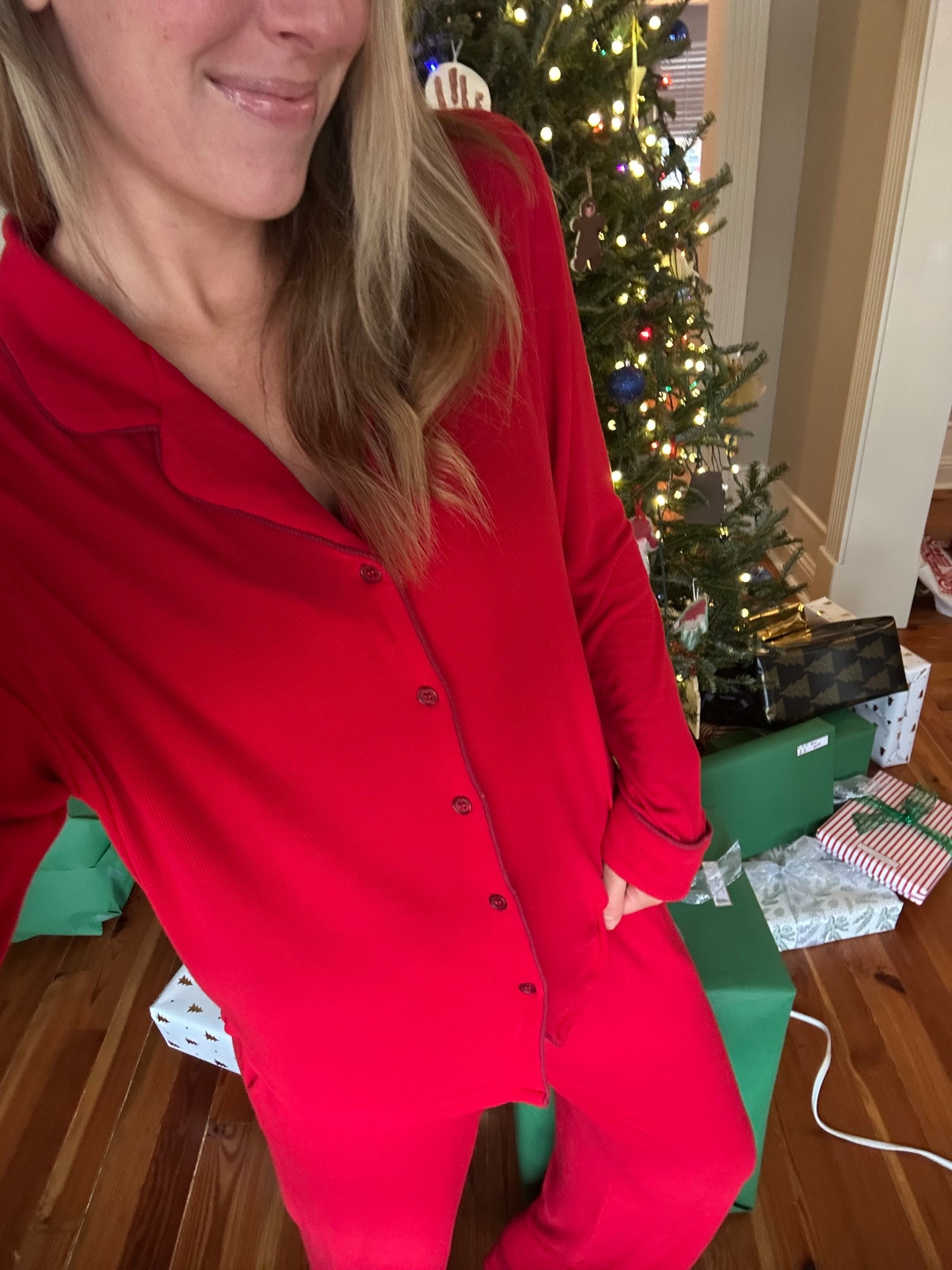 Cozy Earth Christmas pajamas! The prettiest red & the coziest ribbed material ❤️💚Size medium

Code EMILYW for 40% off✨

#LTKootd #LTKGiftGuide #LTKHoliday