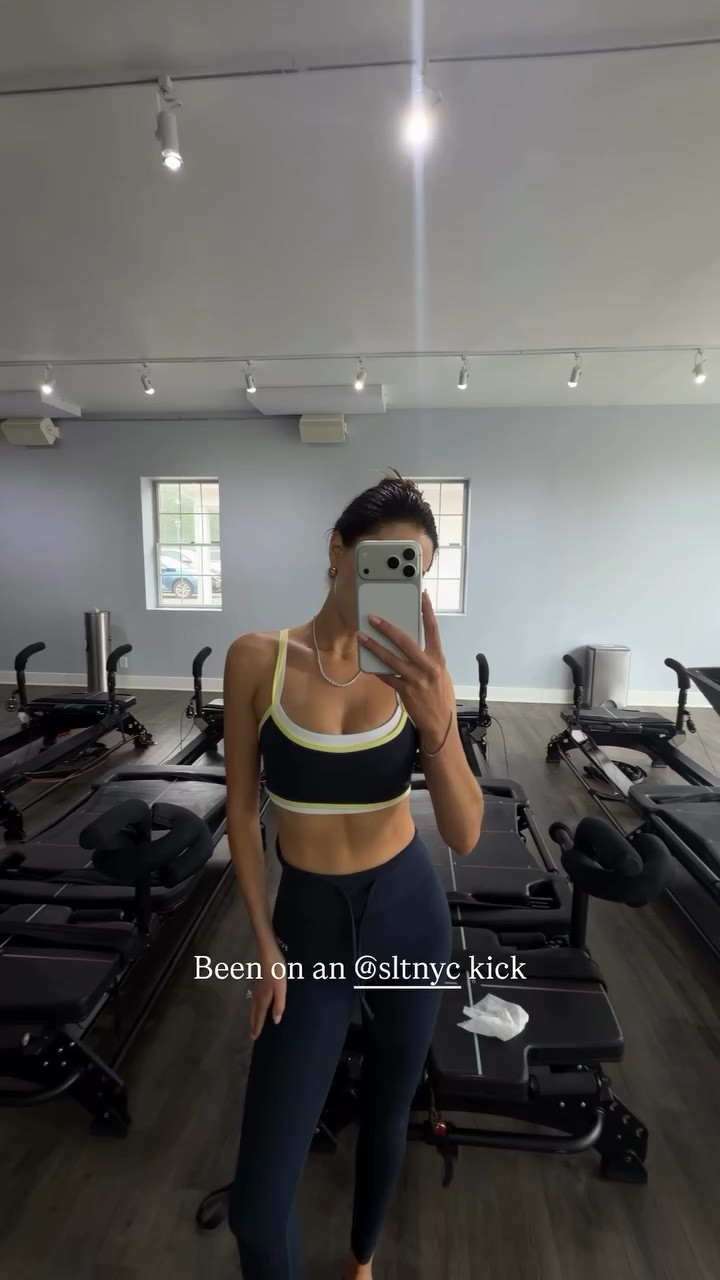 Been on an @sltnyc kick! Love this @FORM workout set 🫶🏻

#LTKActive #LTKfitnessgoals #LTKootd