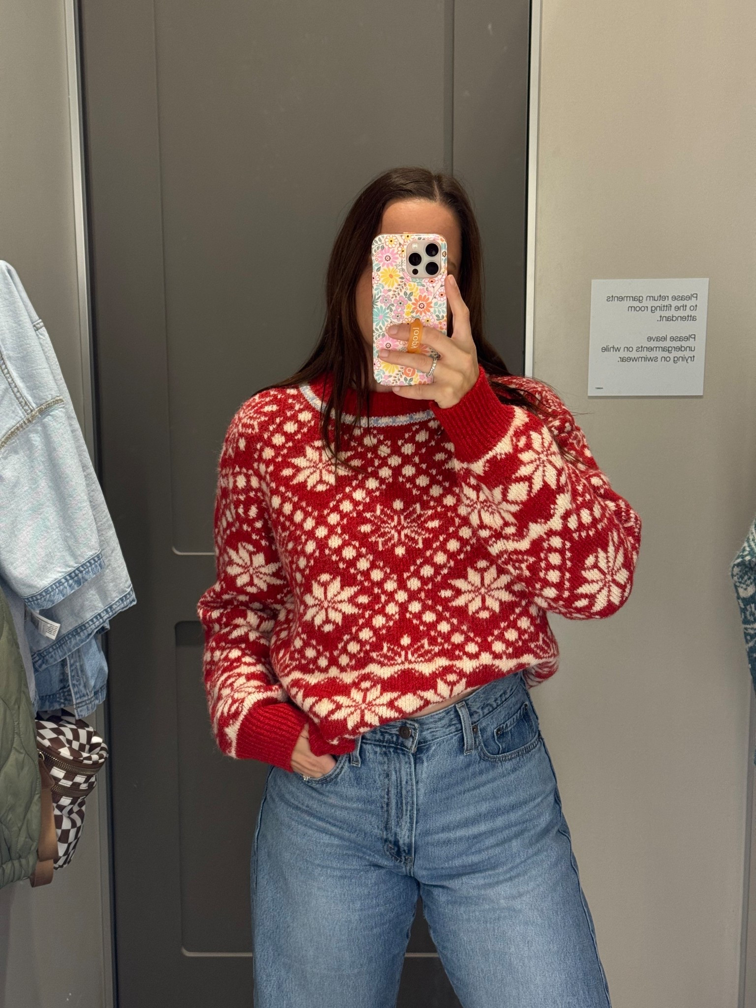 Wearing a medium 

#LTKStyleTip #LTKHoliday