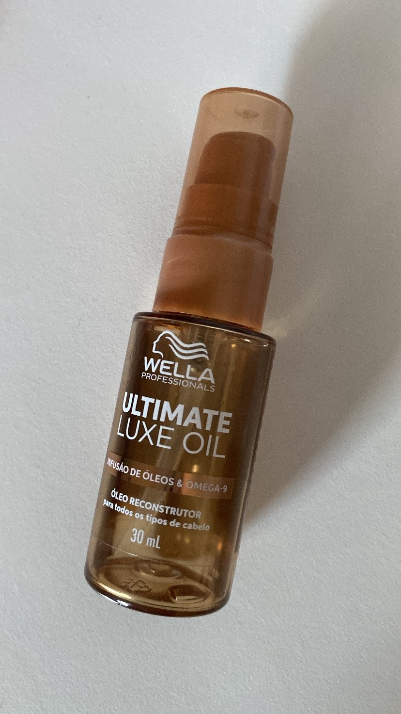 Amando esse, óleo Wella Ultimate Luxe, nutre o cabelo em 30 segundos, com óleos de jojoba, amêndoa e argan, tem proteção térmica e UV, controla o frizz, deixa o cabelo mto macio, nutrido e tem um cheiro Mara 🫶🏻✨

#LTKbeleza #LTKbrasil #LTKpromo