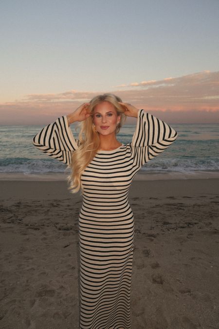 Vacation dress/ beach dress 🤍 Size small in dress!