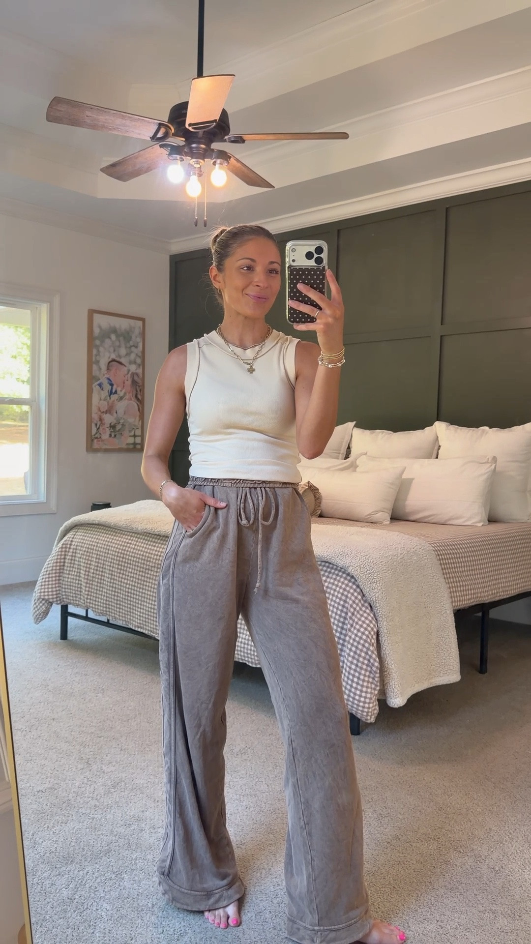 The CUTEST sweatpants 🤩 use code CASEYC20 to save @threebirdnest 🤎

#LTKU #LTKSeasonal #LTKootd