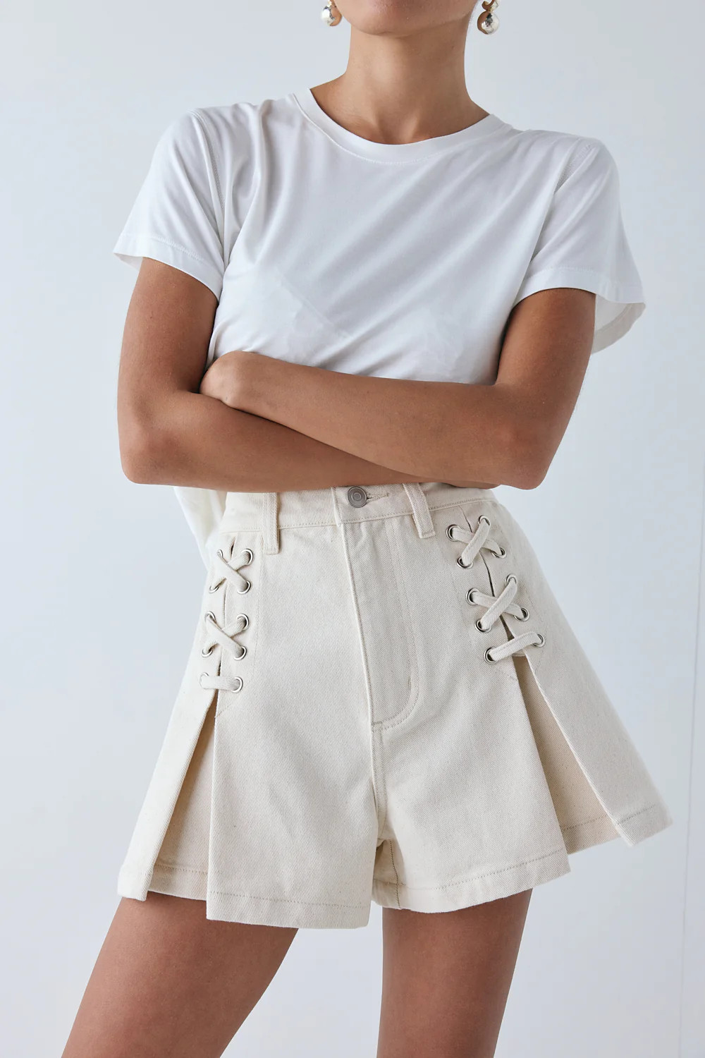 Mira Denim Shorts Cream | VRG Grl