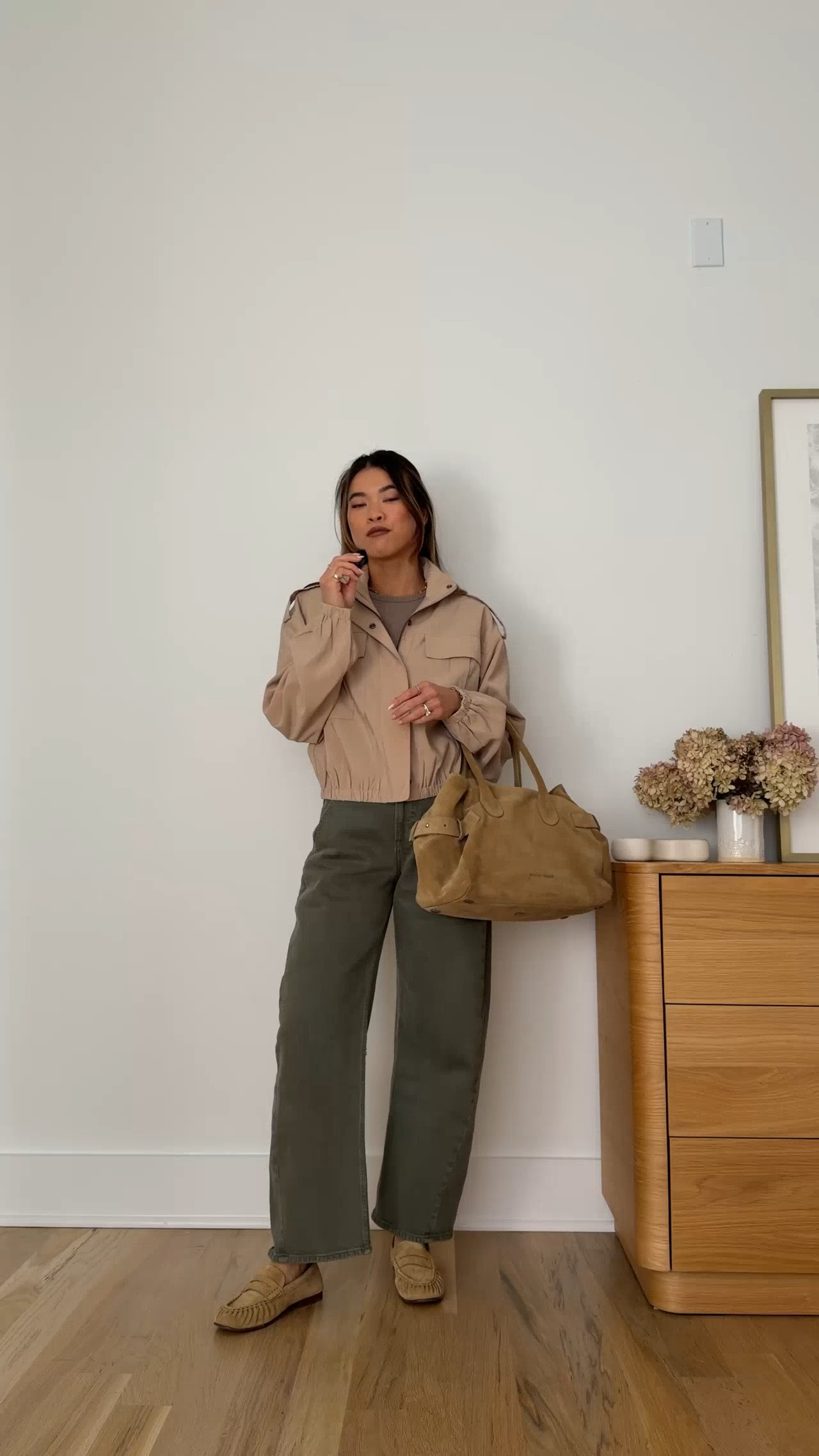 These @abercrombie jeans are the best barrel pants if you are petite. They come in short inseams and I don’t drown in them!

Sizing info:
-Evereve Shayna Military Jacket (Size Small in Khaki) 
-Abercrombie Bra-Free Rib High-Neck Tank (Size XS in Light Brown) 
-Abercrombie High Rise barrel Jean (Size 24 Short in Olive)

Petite style, petite fashion, mom outfit, mom style, petite pants, petite outfit ideas, petite outfits, best pants for petite, petite jeans, spring style, spring outfits, vacation outfits, summer outfits, fall jeans, fall pants, autumn top, petite fall outfits, Abercrombie jeans, evereve, autumn jacket, windbreaker, cropped trench coat

#LTKootd #LTKSeasonal #LTKPetite