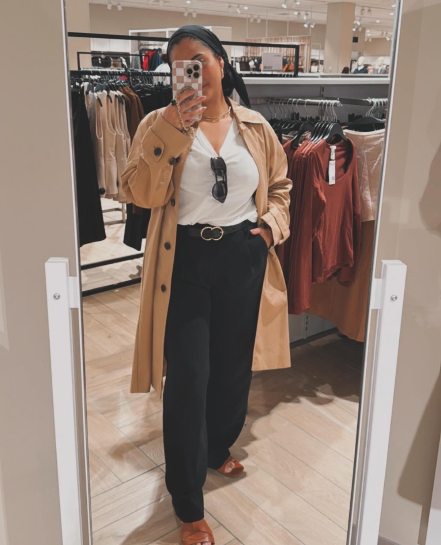 Rich girl energy, but on an @hm budget 😉✨ Chic, effortless, and ready for my H&M era 

#modestwear #classicstyle #fashionmama