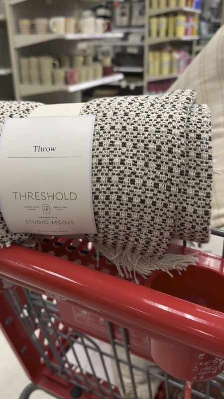 Such a good, modern pattern on this throw blanket from Target 



#LTKFindsUnder50 #LTKHome #LTKStyleTip