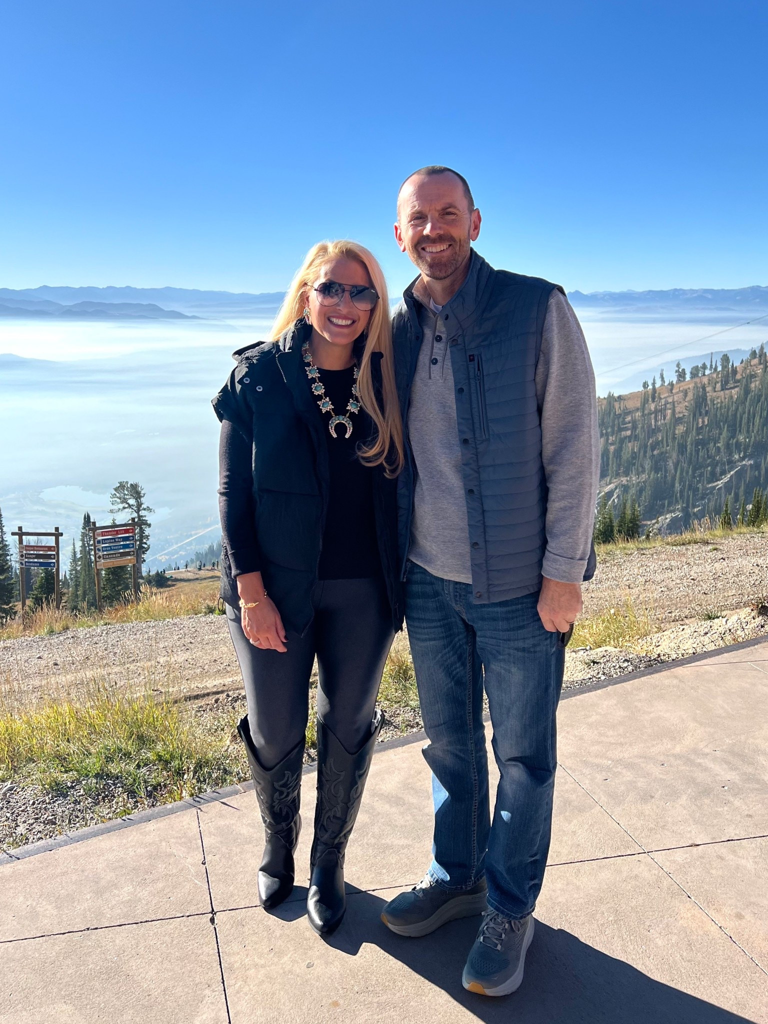 My casual winter look in Jackson Hole Wyoming is so Ski Resort chic! This zip up puffer vest is soooo warm and will be your go to piece in your wardrobe for fall and winter!


 
Puffer Vest medium 
Crewneck sweater small
Faux leather leggings large
Cowboy boots size 10  
Turquoise jewelry (Earrings and Necklace)



#LTKSeasonal #LTKFindsUnder100 #LTKOver40 #LTKWorkwear #LTKSaleAlert #LTKFindsUnder50 #LTKGiftGuide #LTKHoliday #LTKMidsize #LTKTravel #LTKgrwm #LTKootd #LTKActive