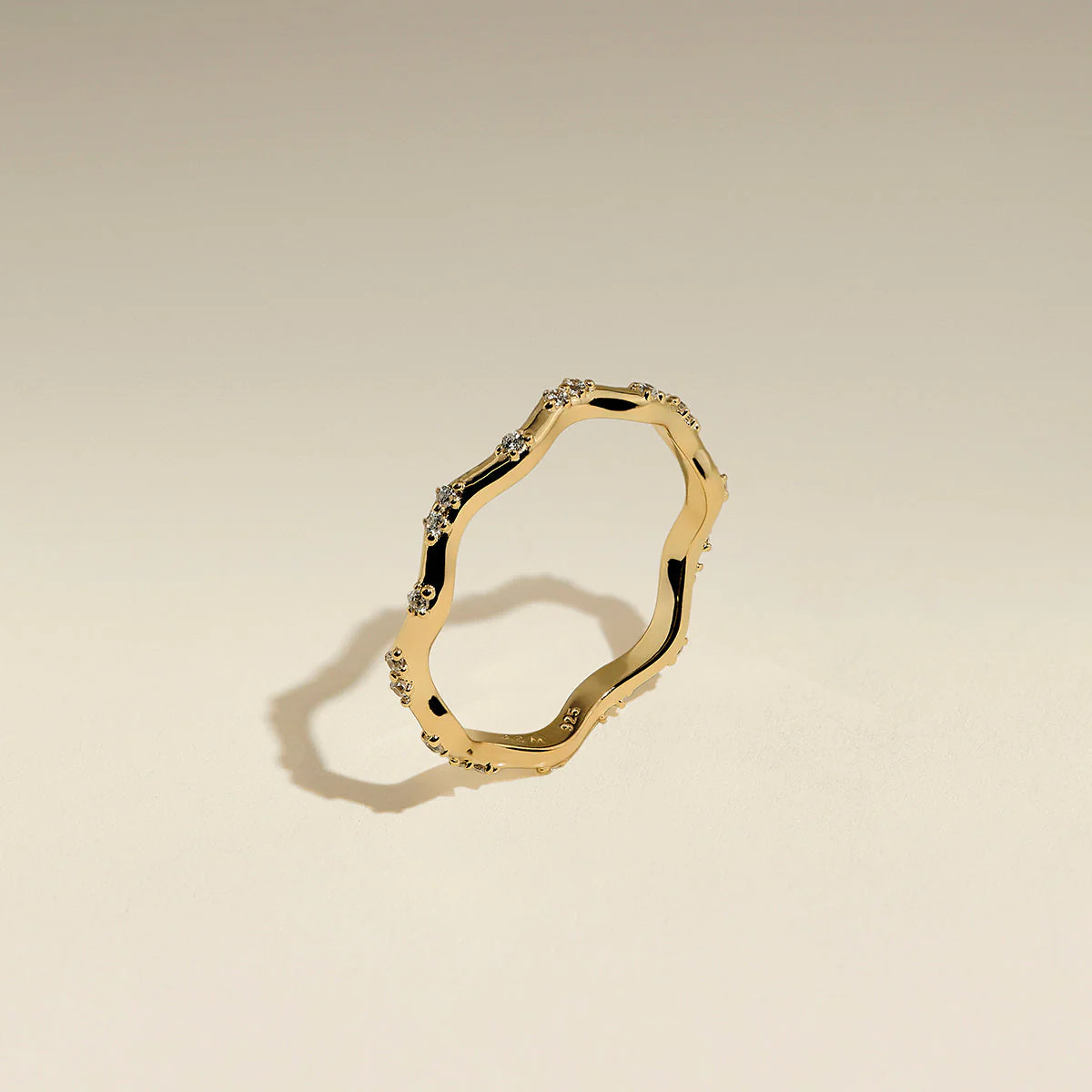 Scalloped Crystal Gold Band Ring | Astrid & Miyu | Astrid & Miyu US