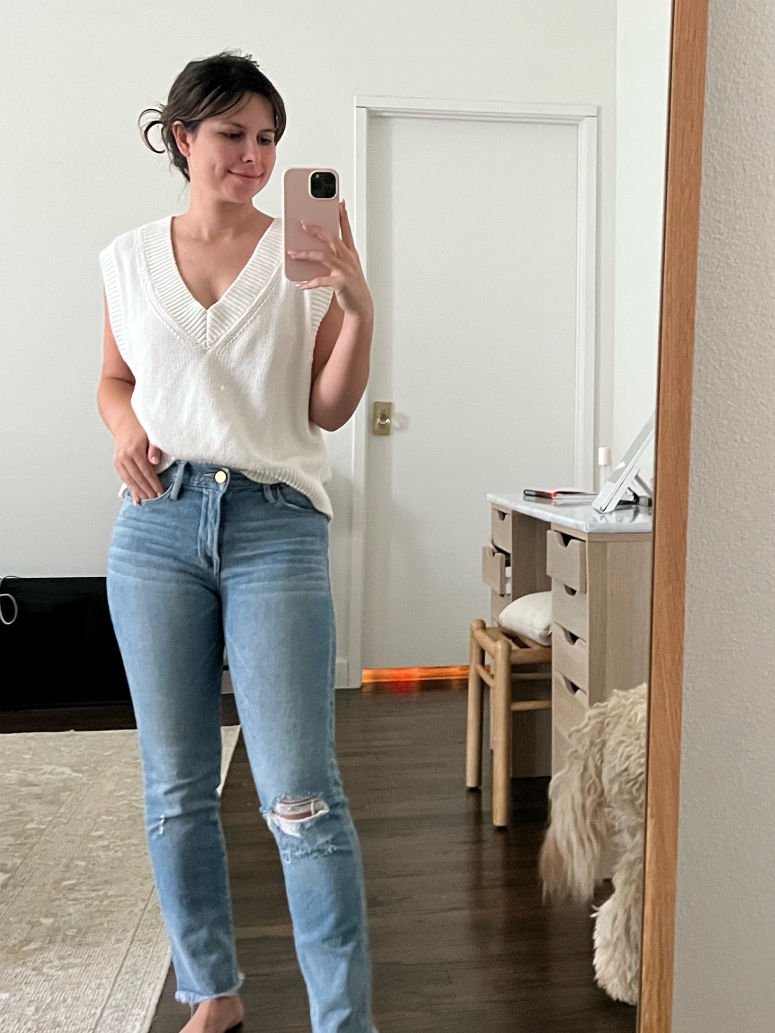 Warm weather fall outfit, white sweater vest, frame jeans. Neutral outfit, work from home casual 